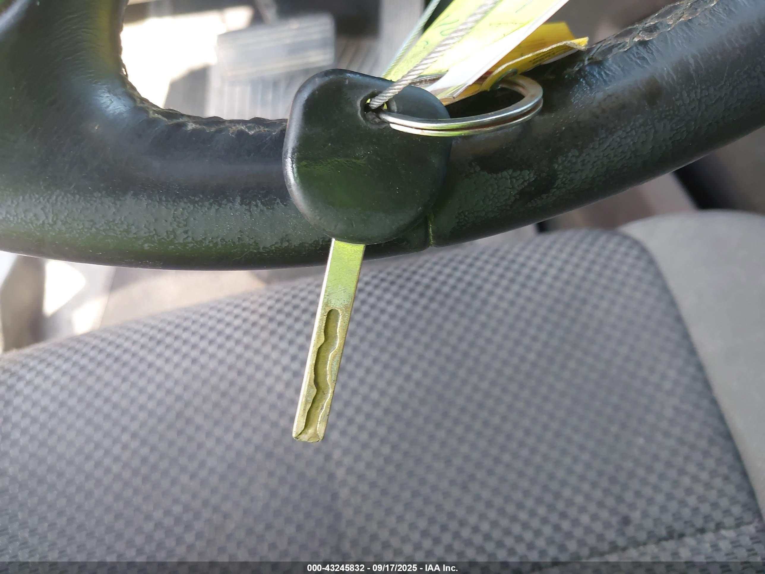 CHEVROLET SILVERADO image 11