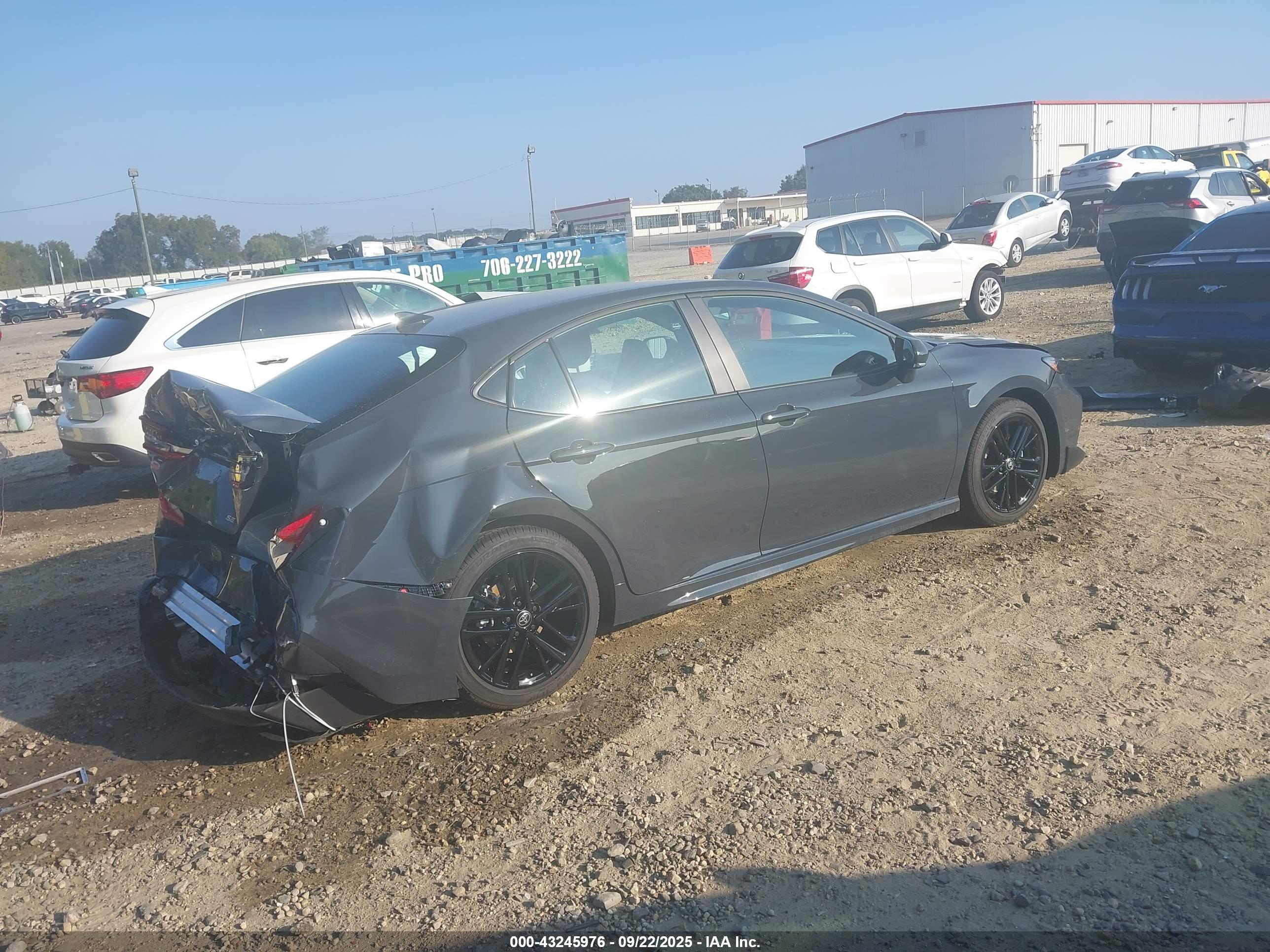TOYOTA CAMRY image 4