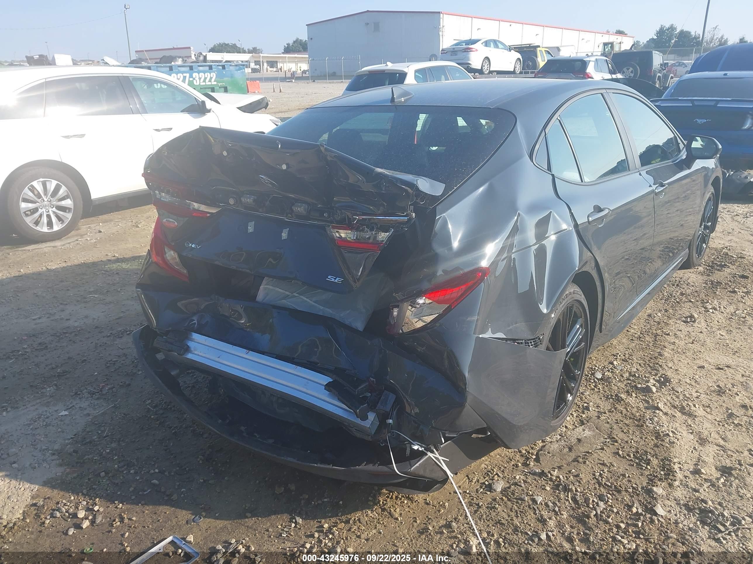 TOYOTA CAMRY image 6