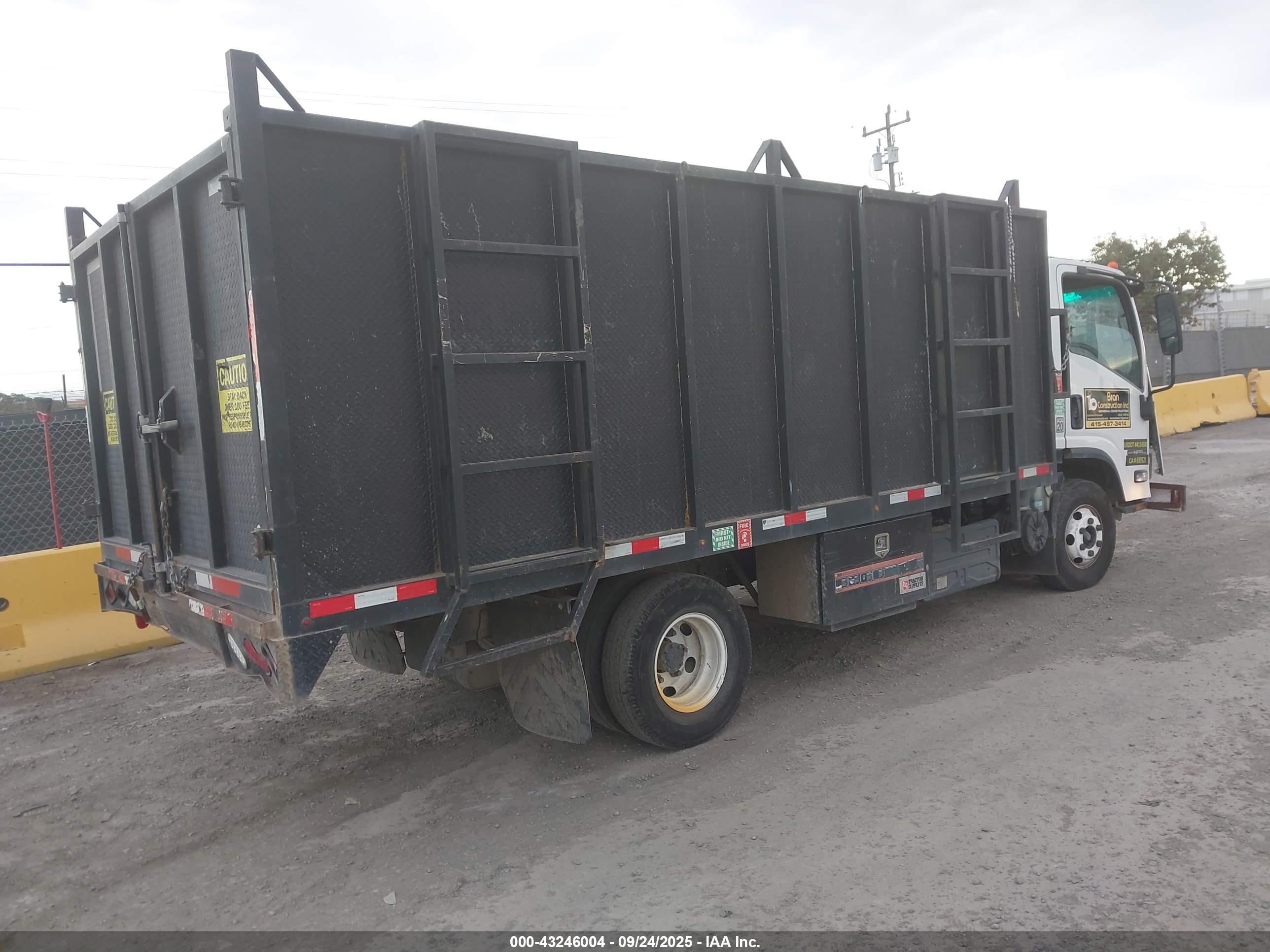 ISUZU NPR image 4