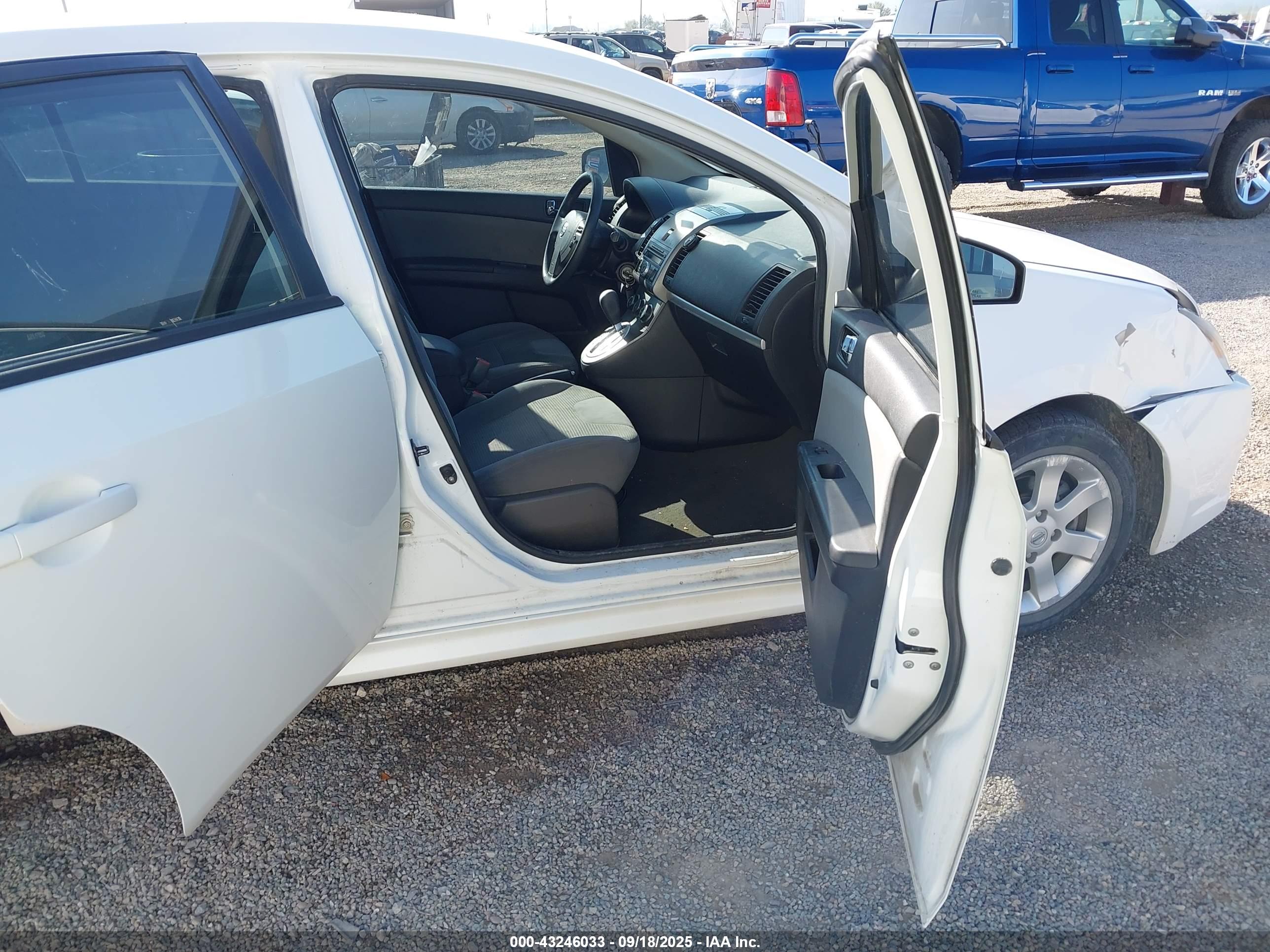 NISSAN SENTRA image 5