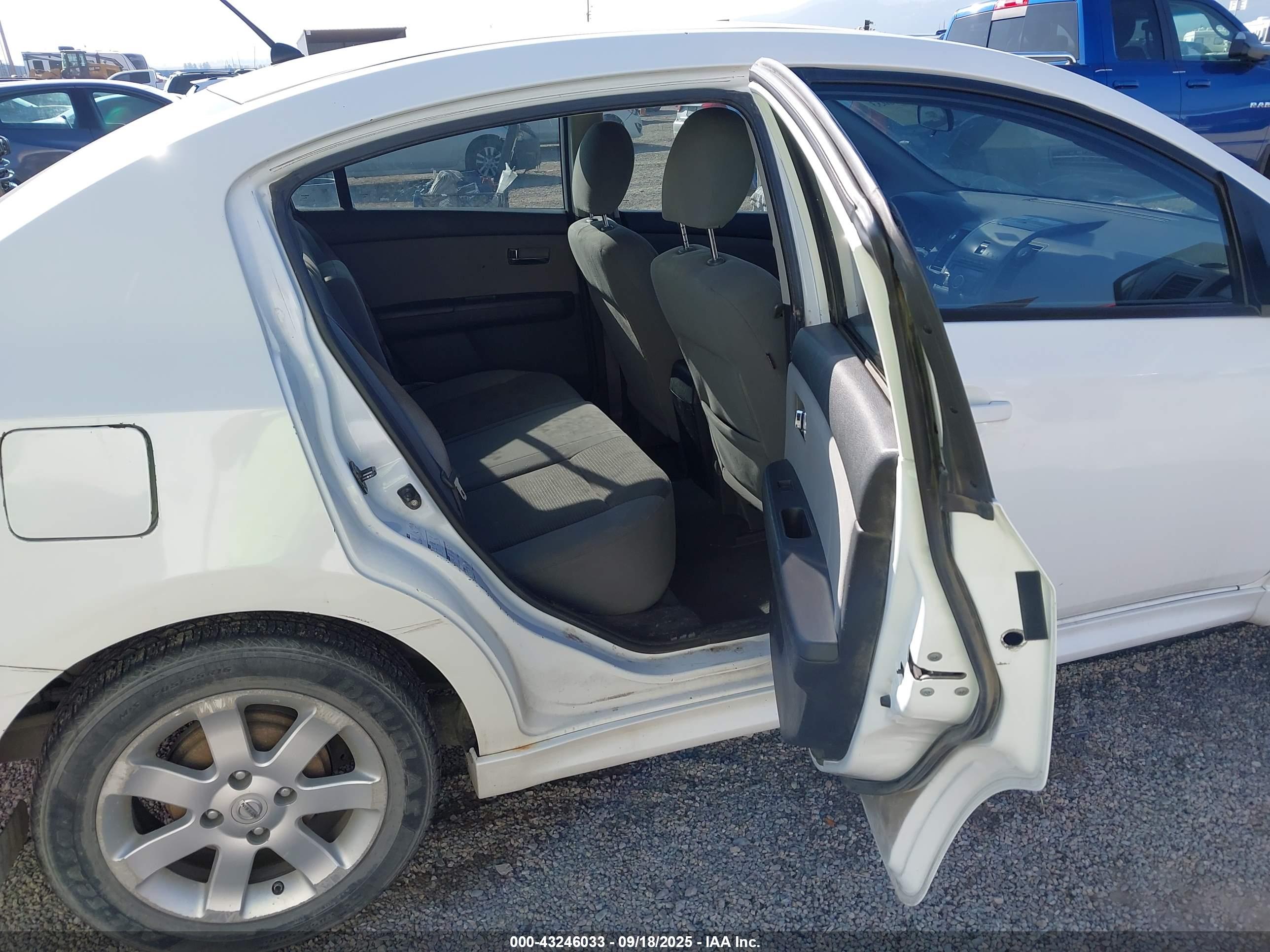 NISSAN SENTRA image 8