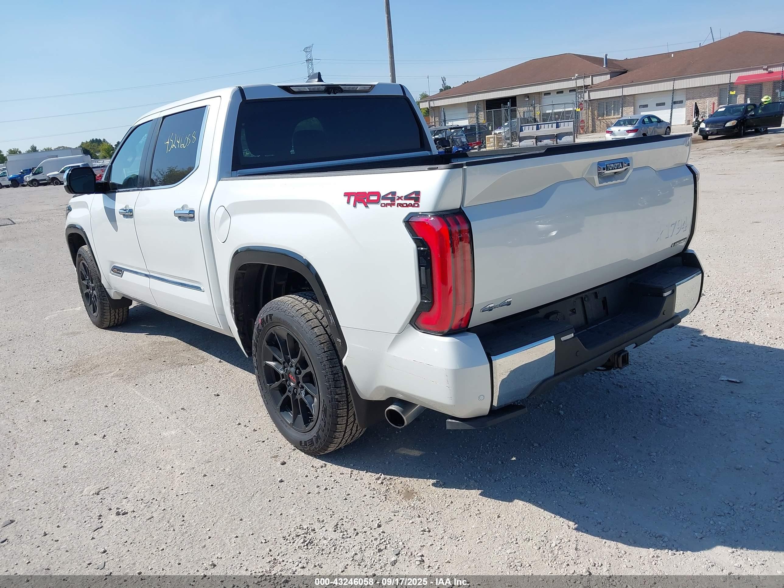 TOYOTA TUNDRA image 3
