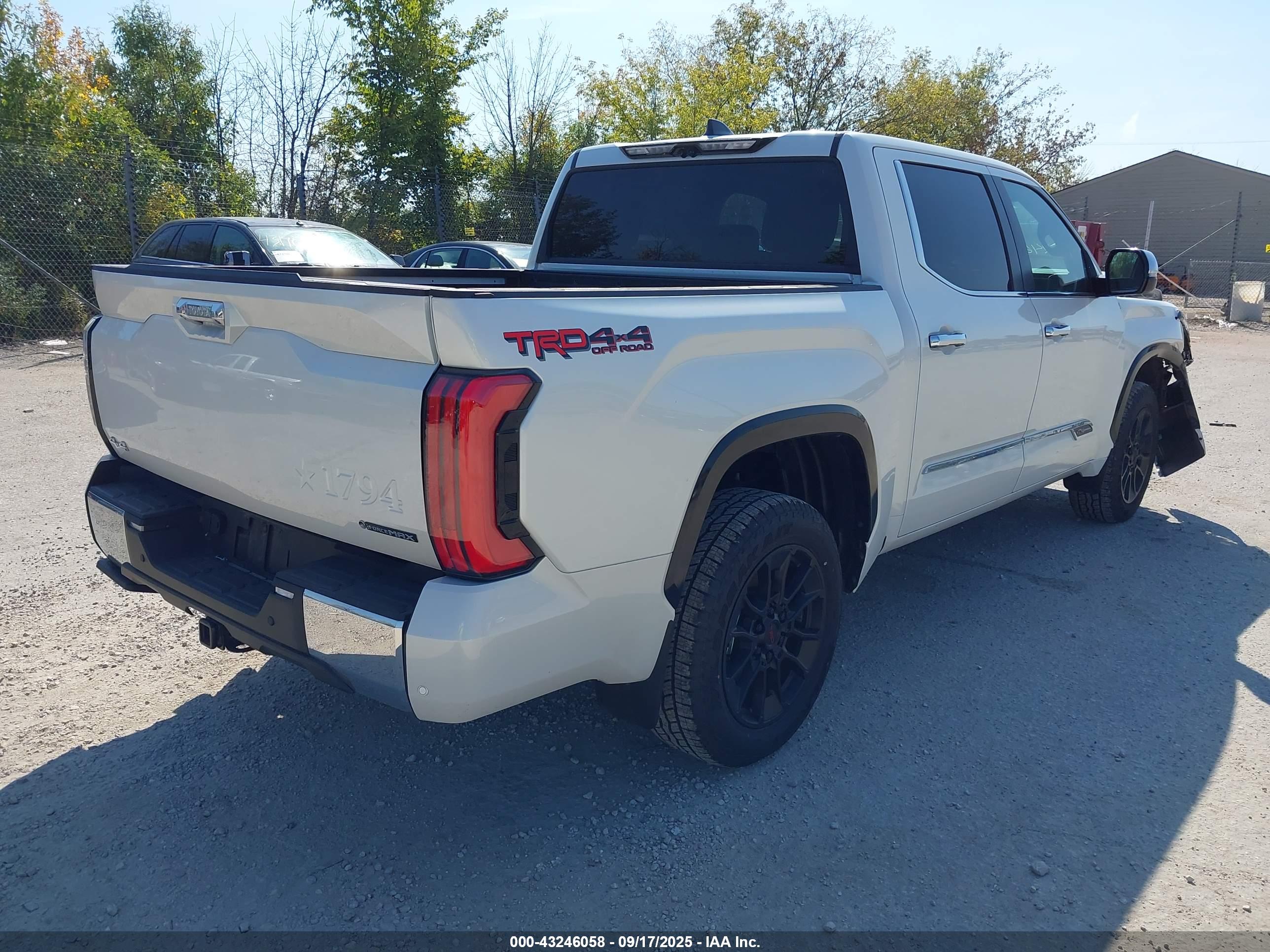 TOYOTA TUNDRA image 4