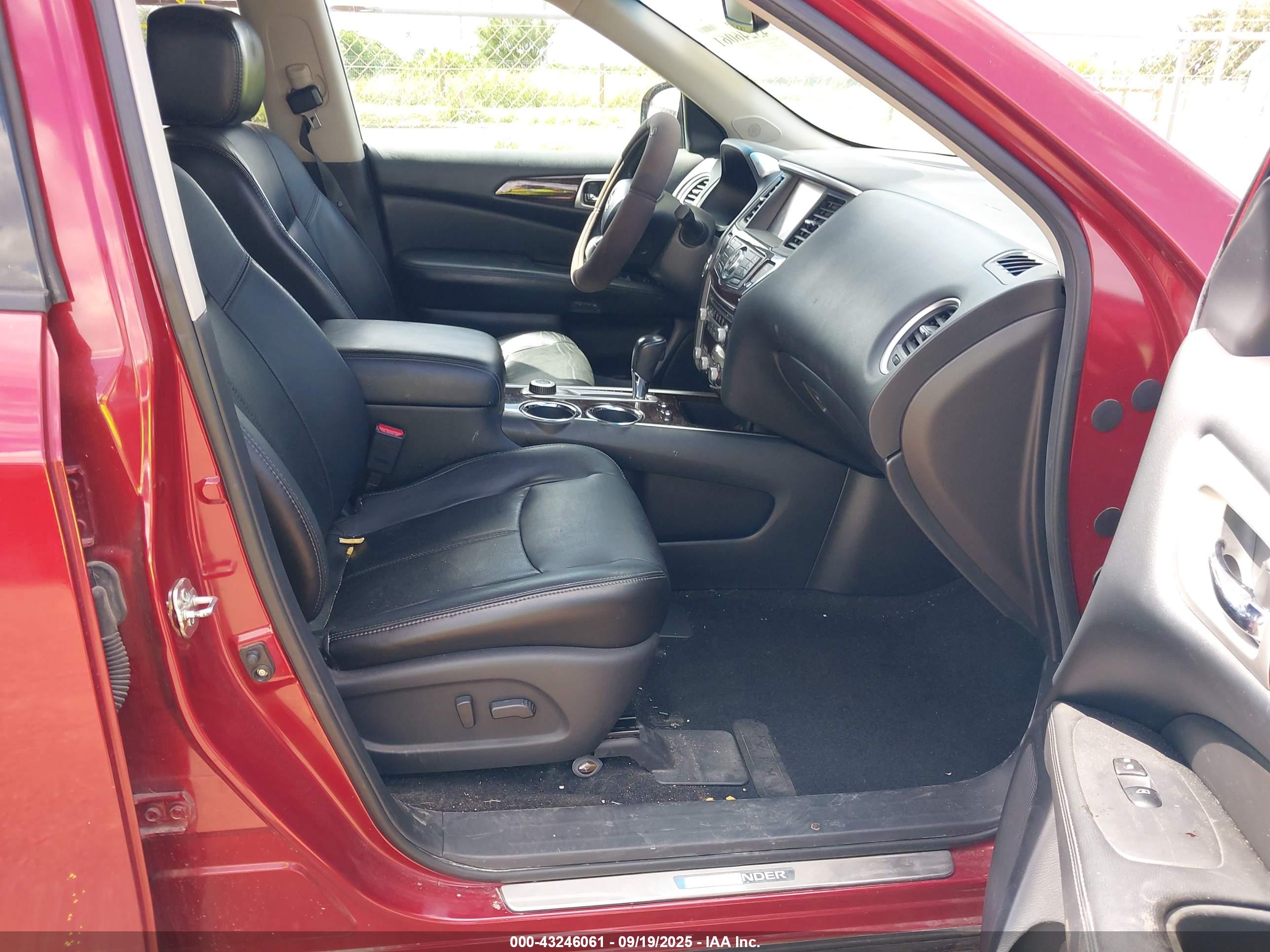 NISSAN PATHFINDER image 5