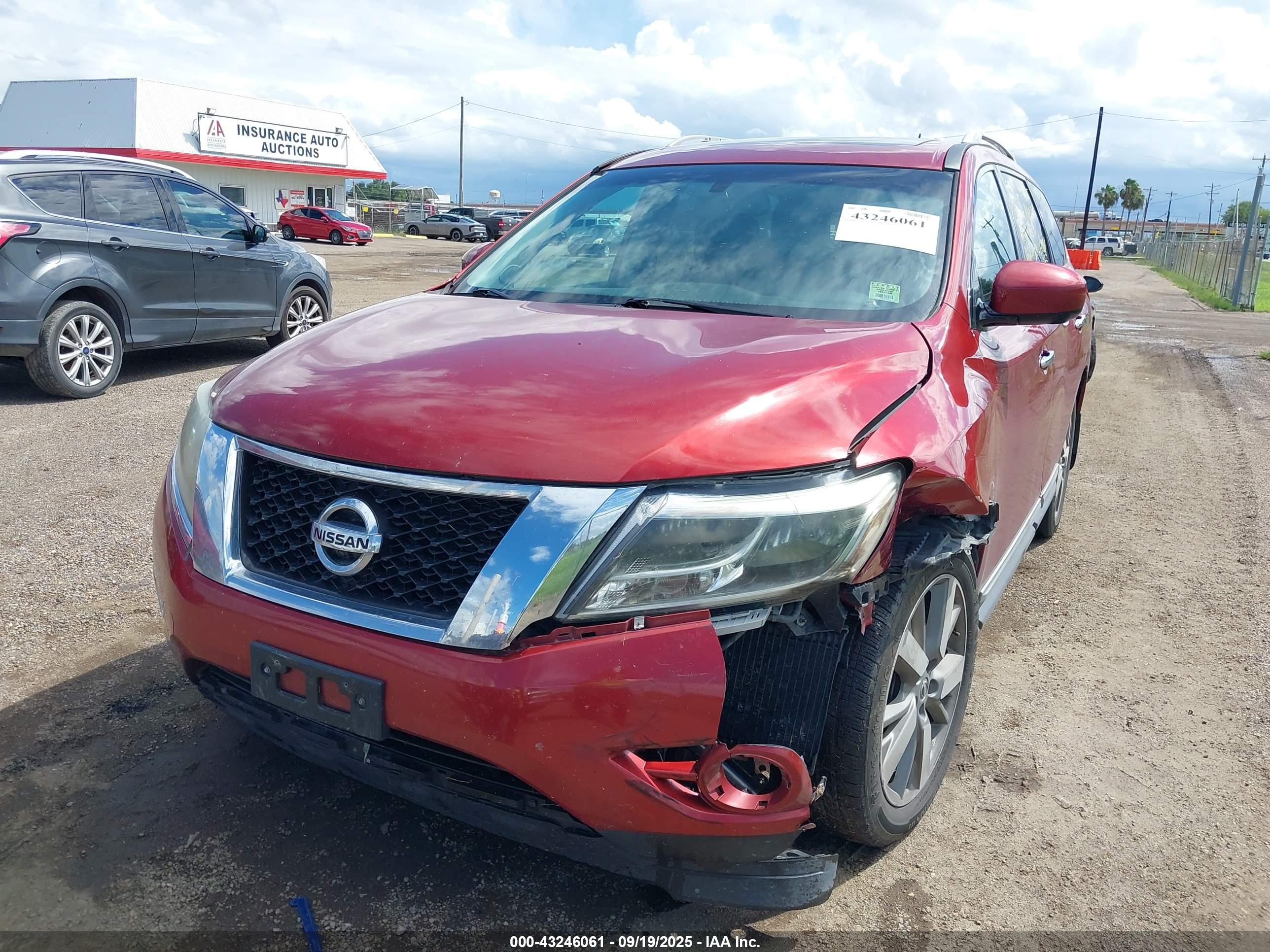 NISSAN PATHFINDER image 6