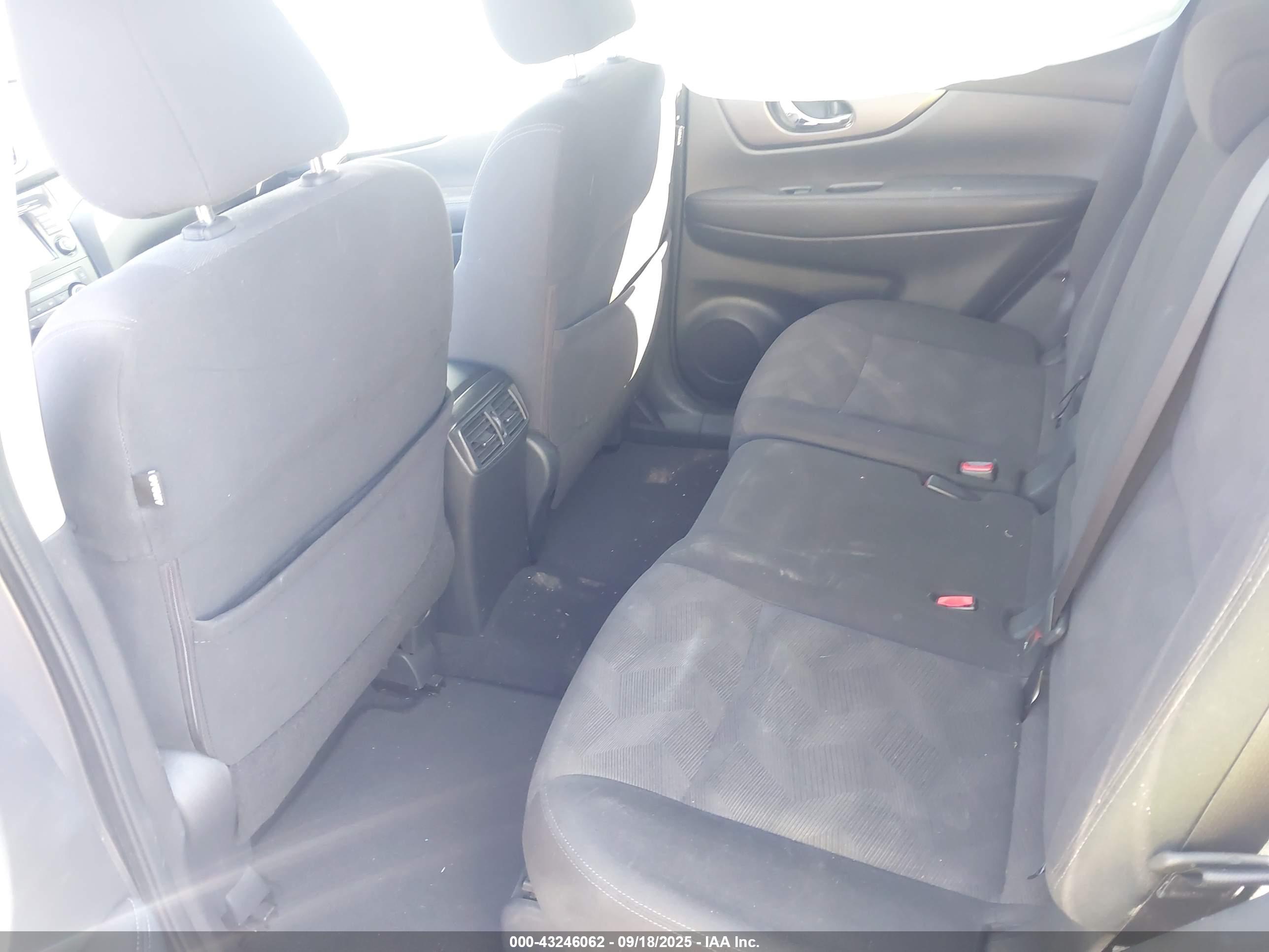 NISSAN ROGUE image 8