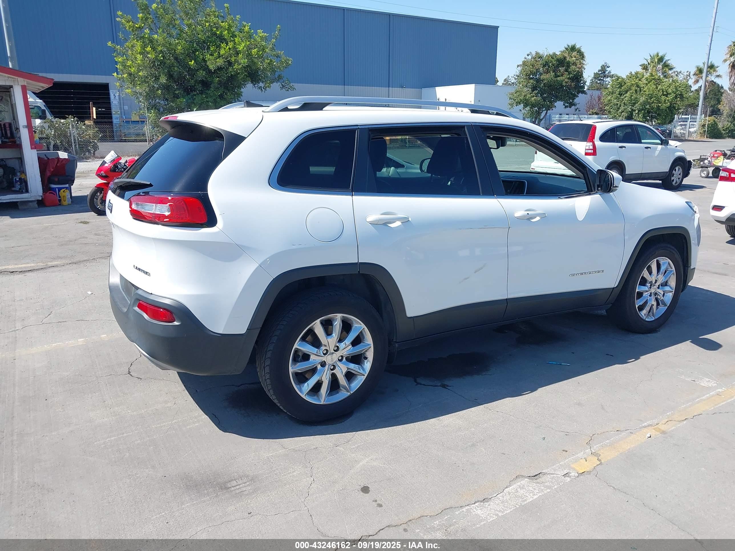 JEEP CHEROKEE image 4