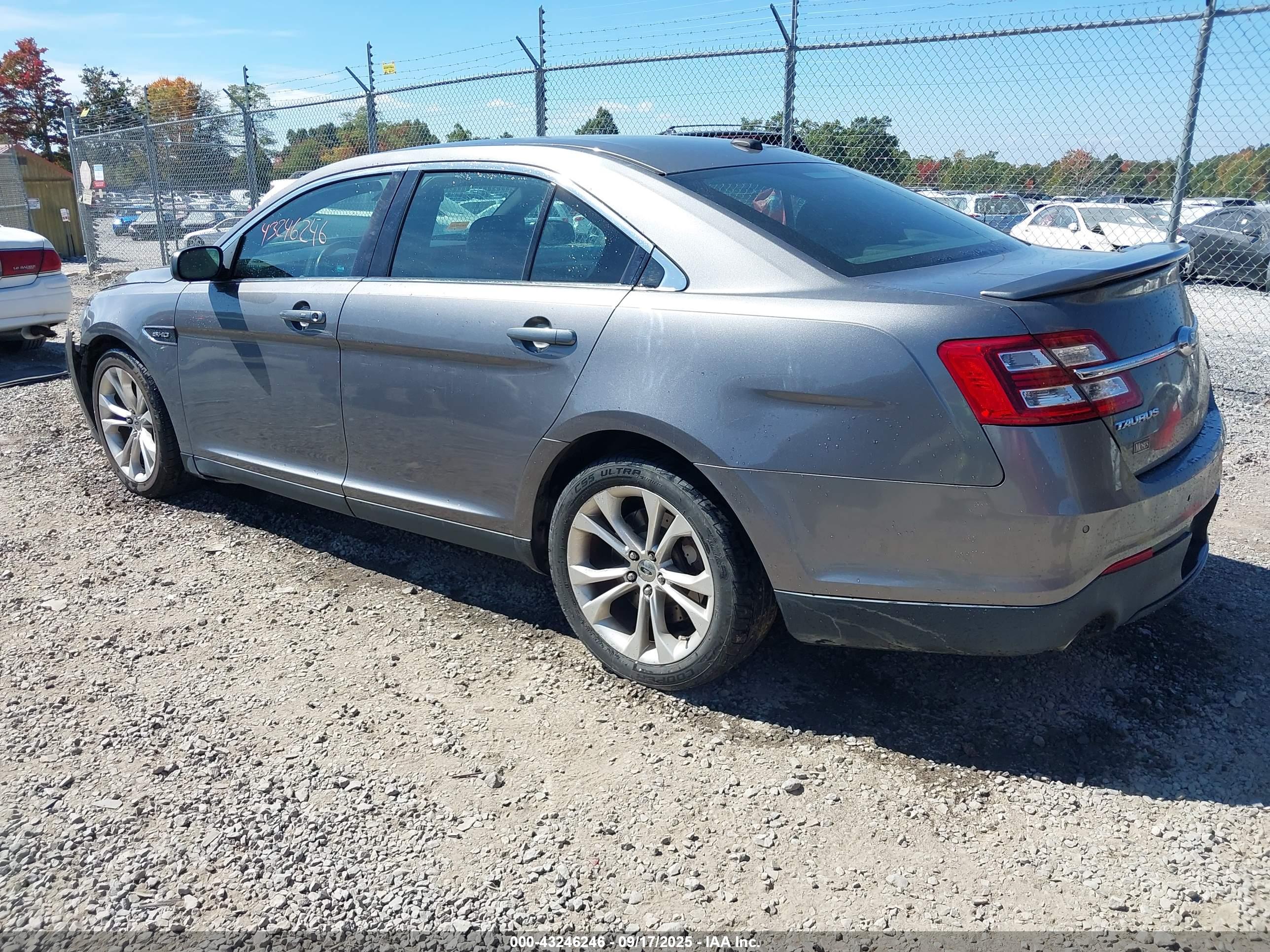 FORD TAURUS image 3
