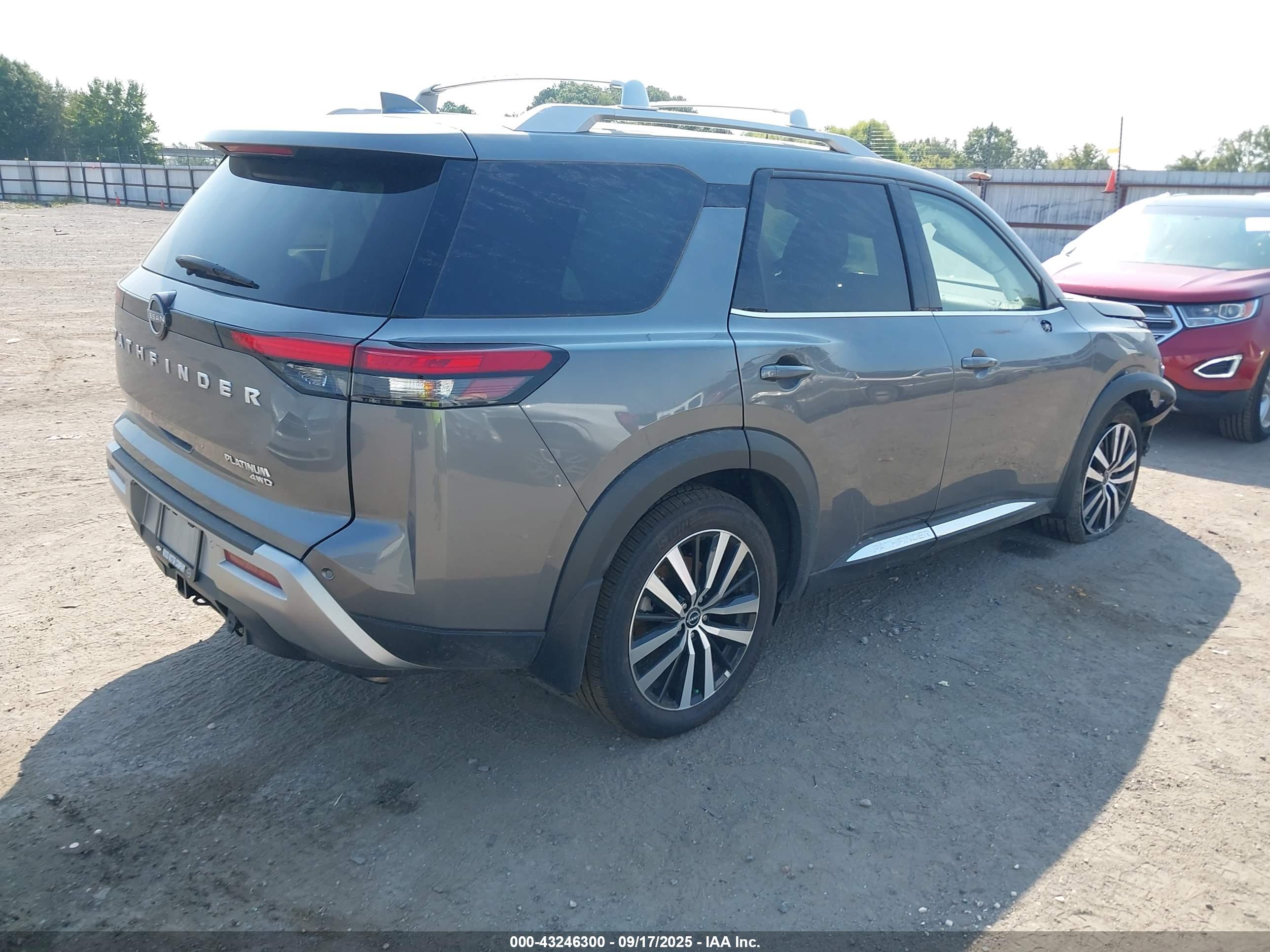 NISSAN PATHFINDER image 4