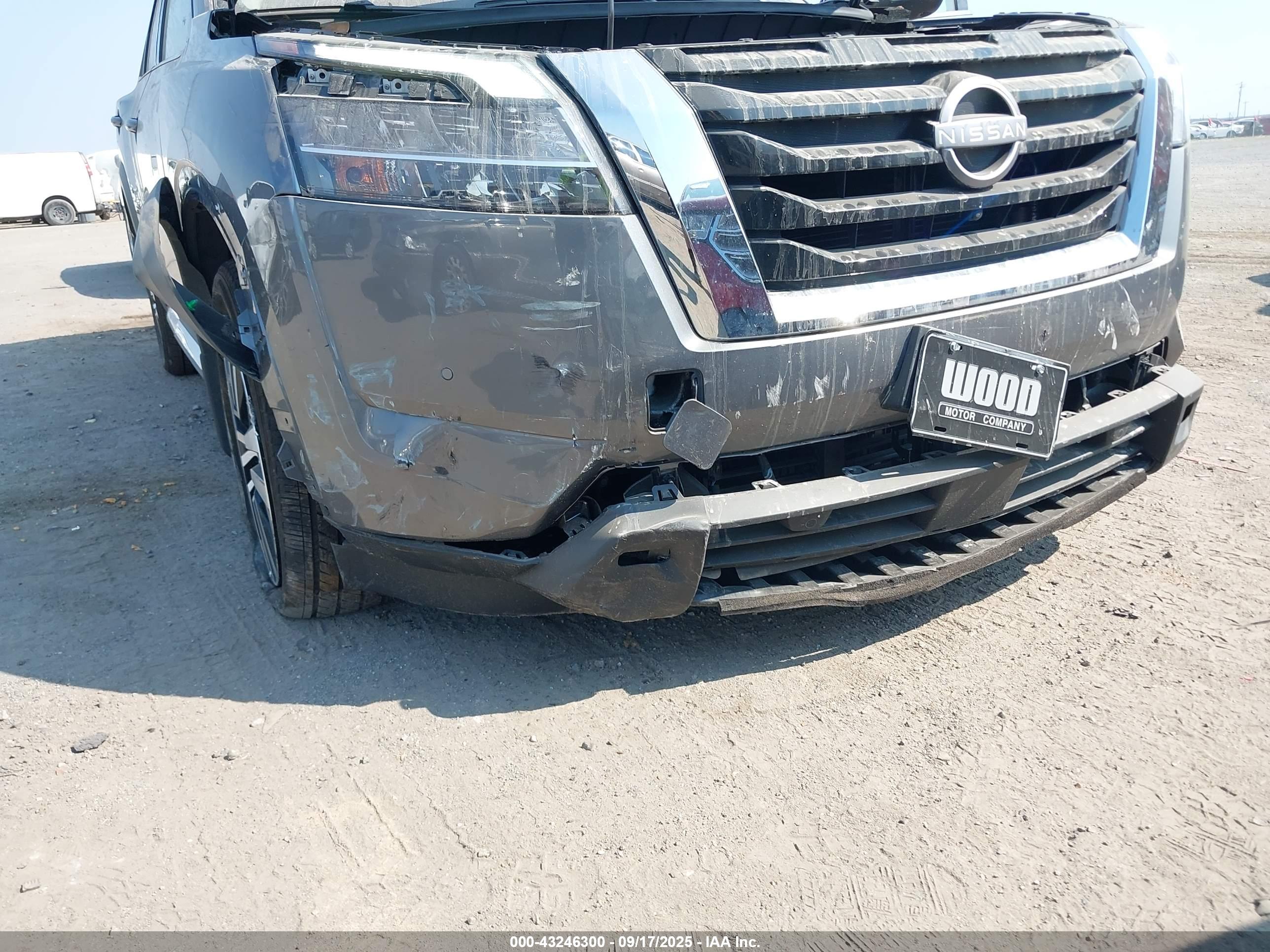 NISSAN PATHFINDER image 6