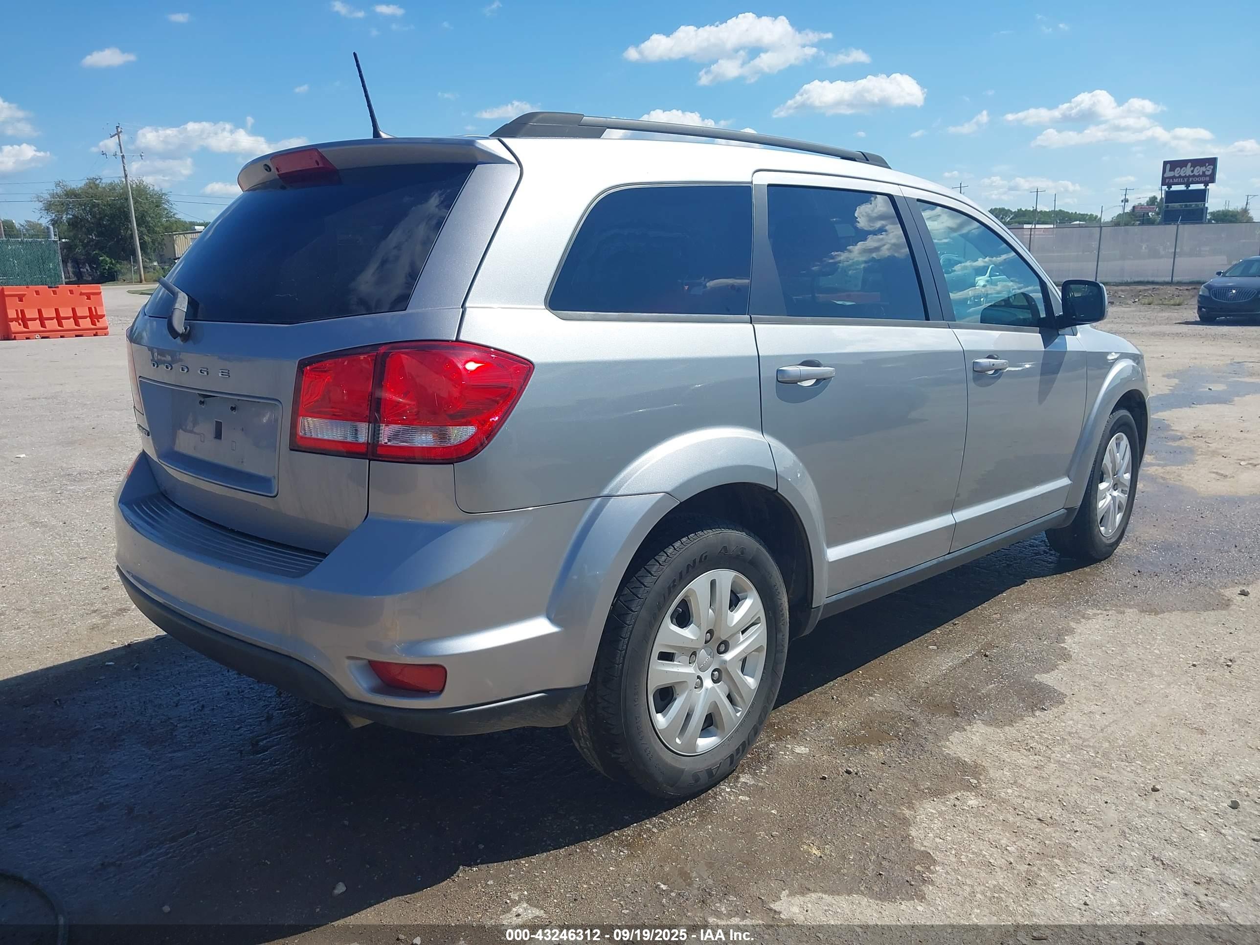 DODGE JOURNEY image 4