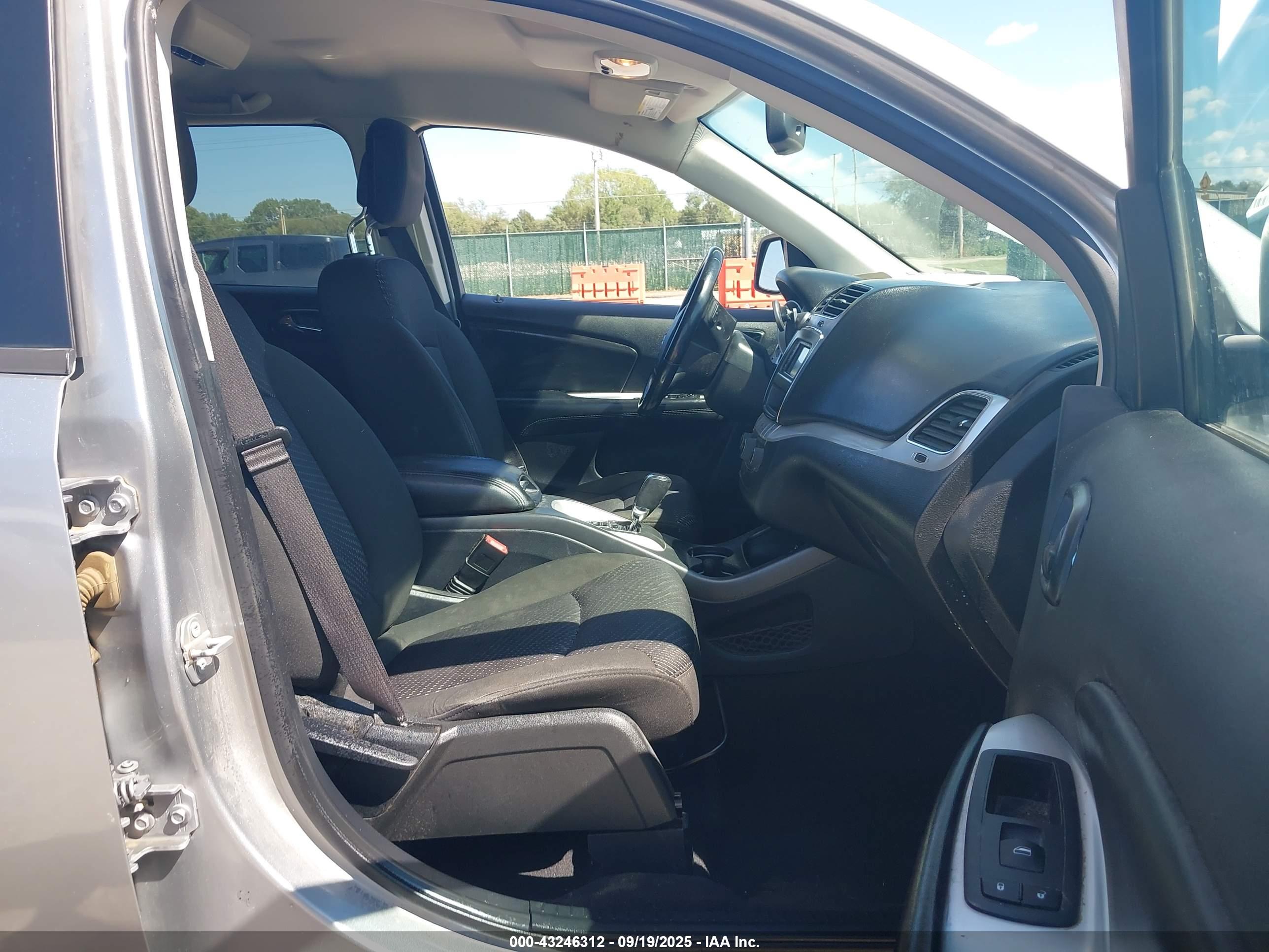 DODGE JOURNEY image 5