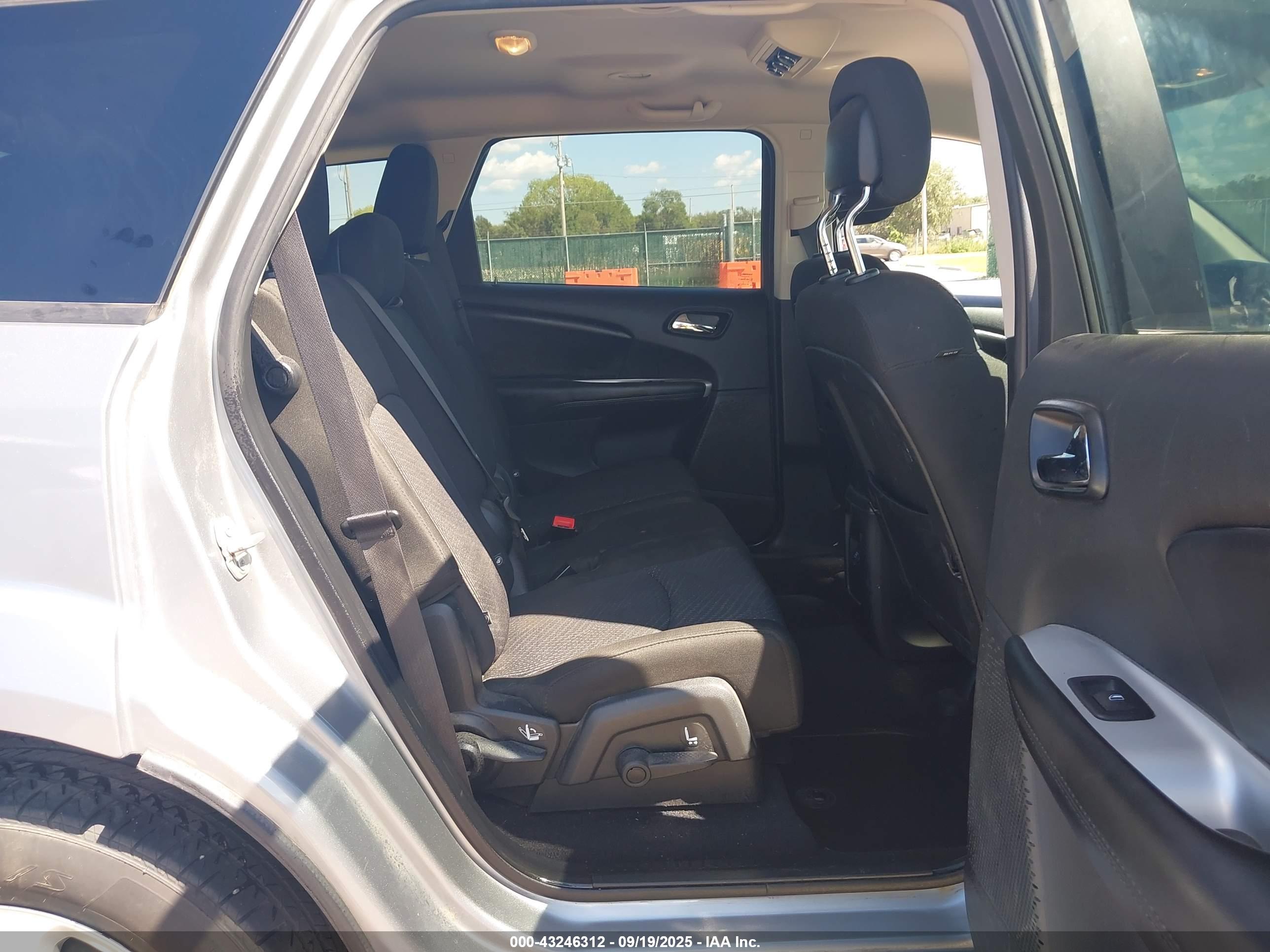 DODGE JOURNEY image 8