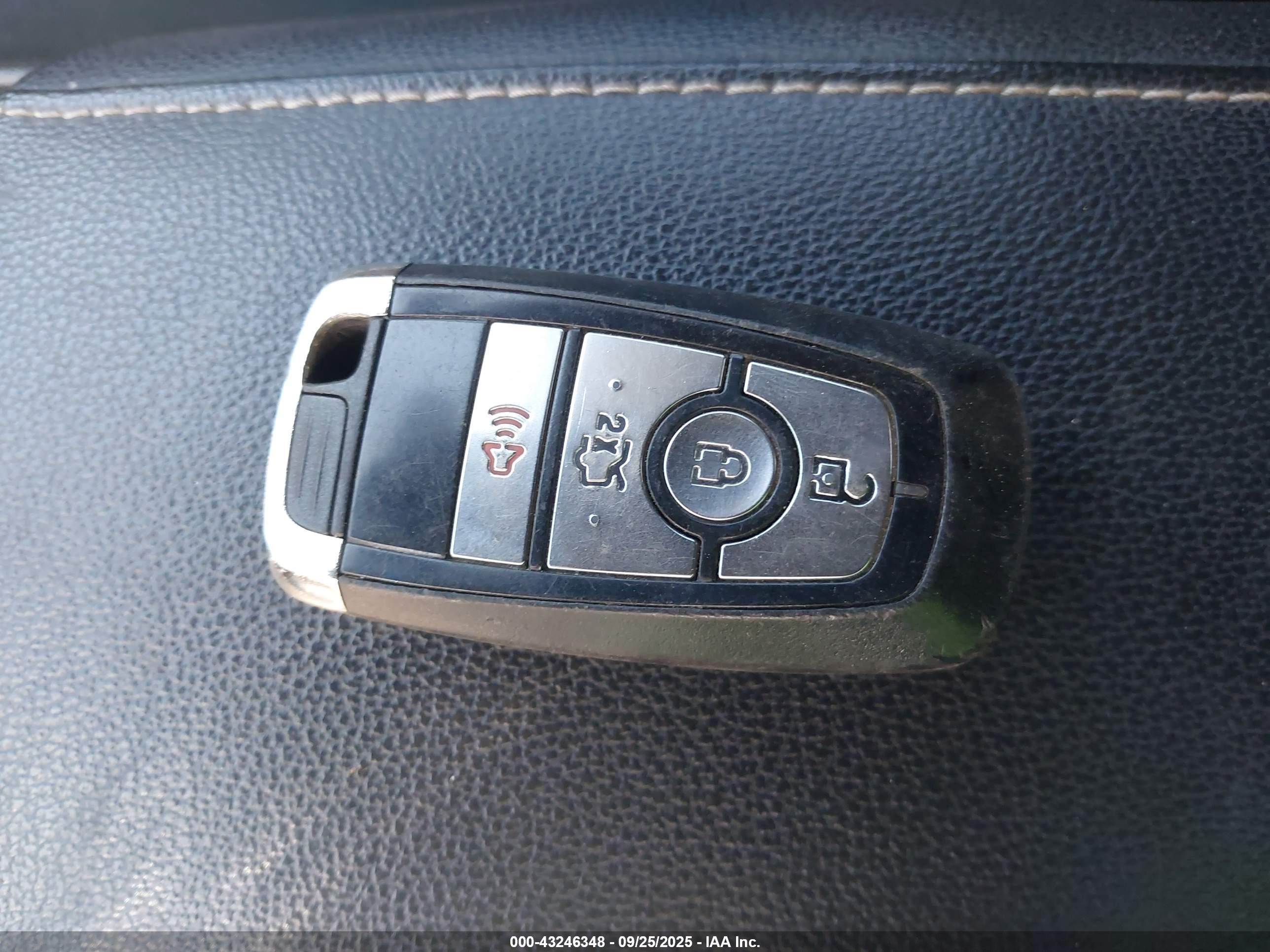 FORD FUSION image 11