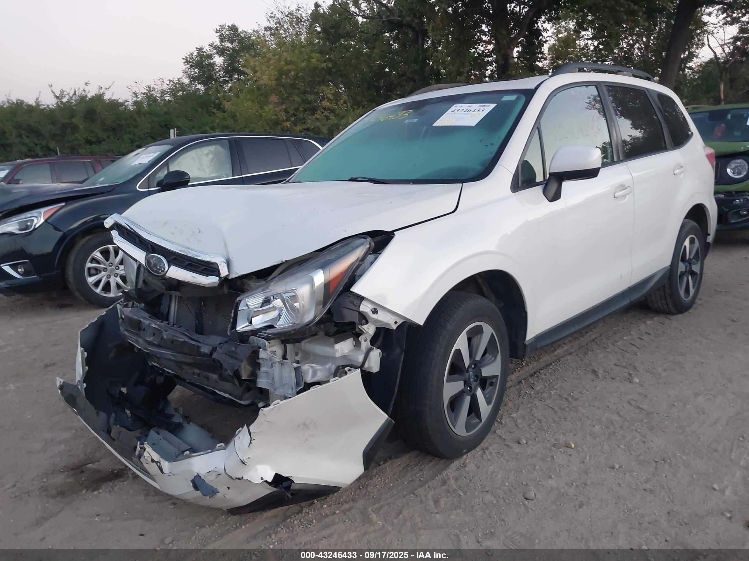 SUBARU FORESTER image 6