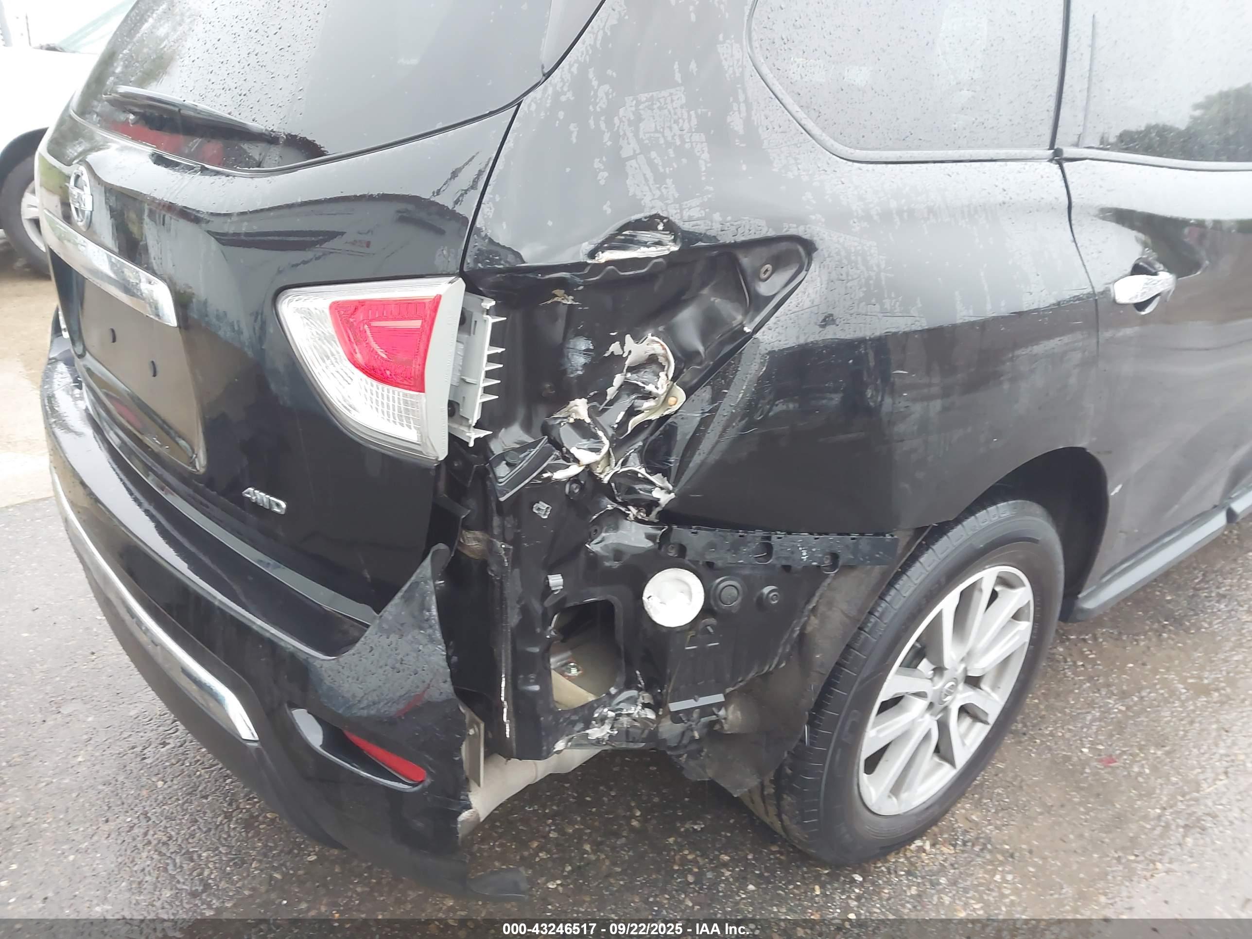 NISSAN PATHFINDER image 6