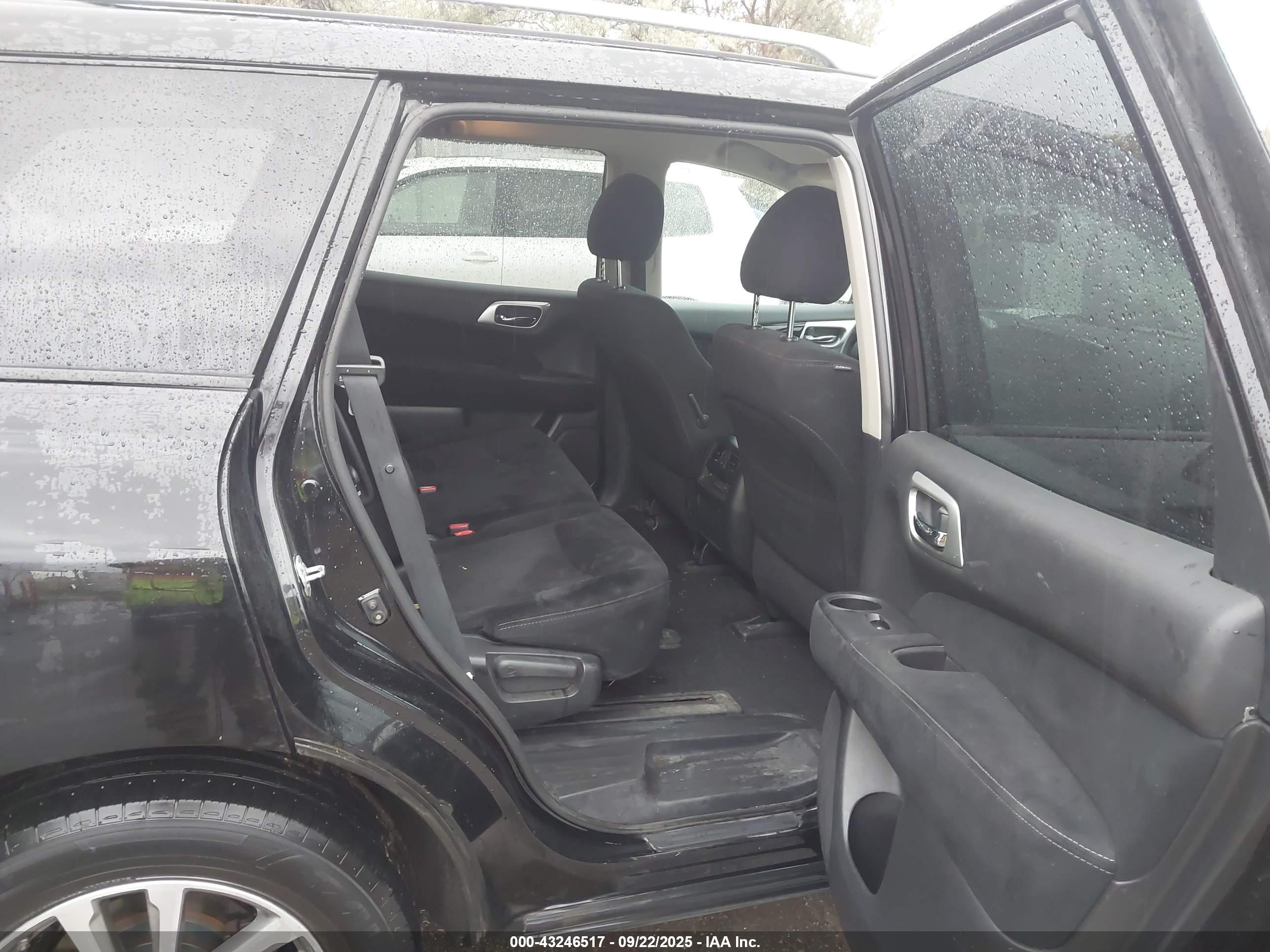 NISSAN PATHFINDER image 8