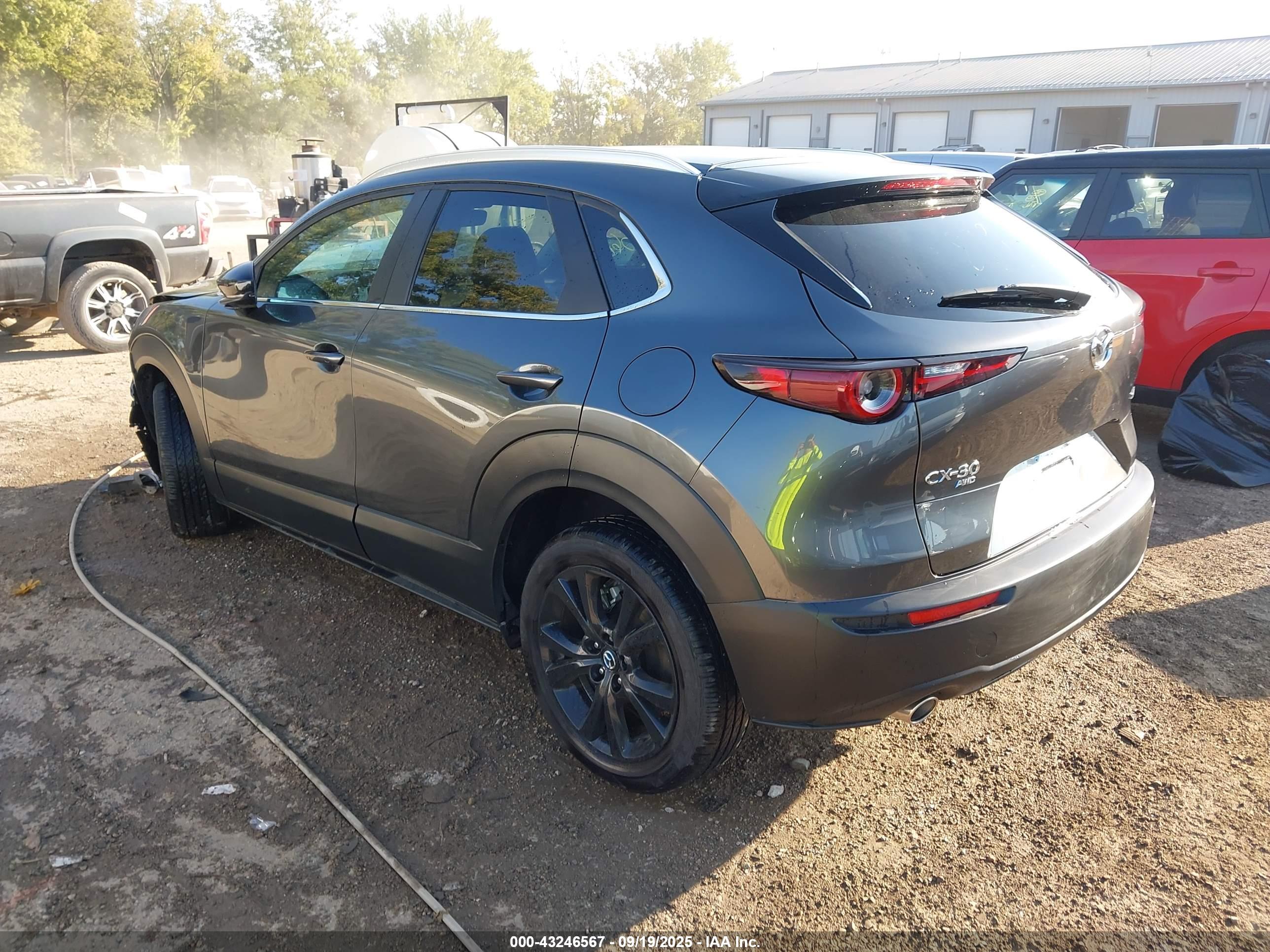 MAZDA CX-30 image 3