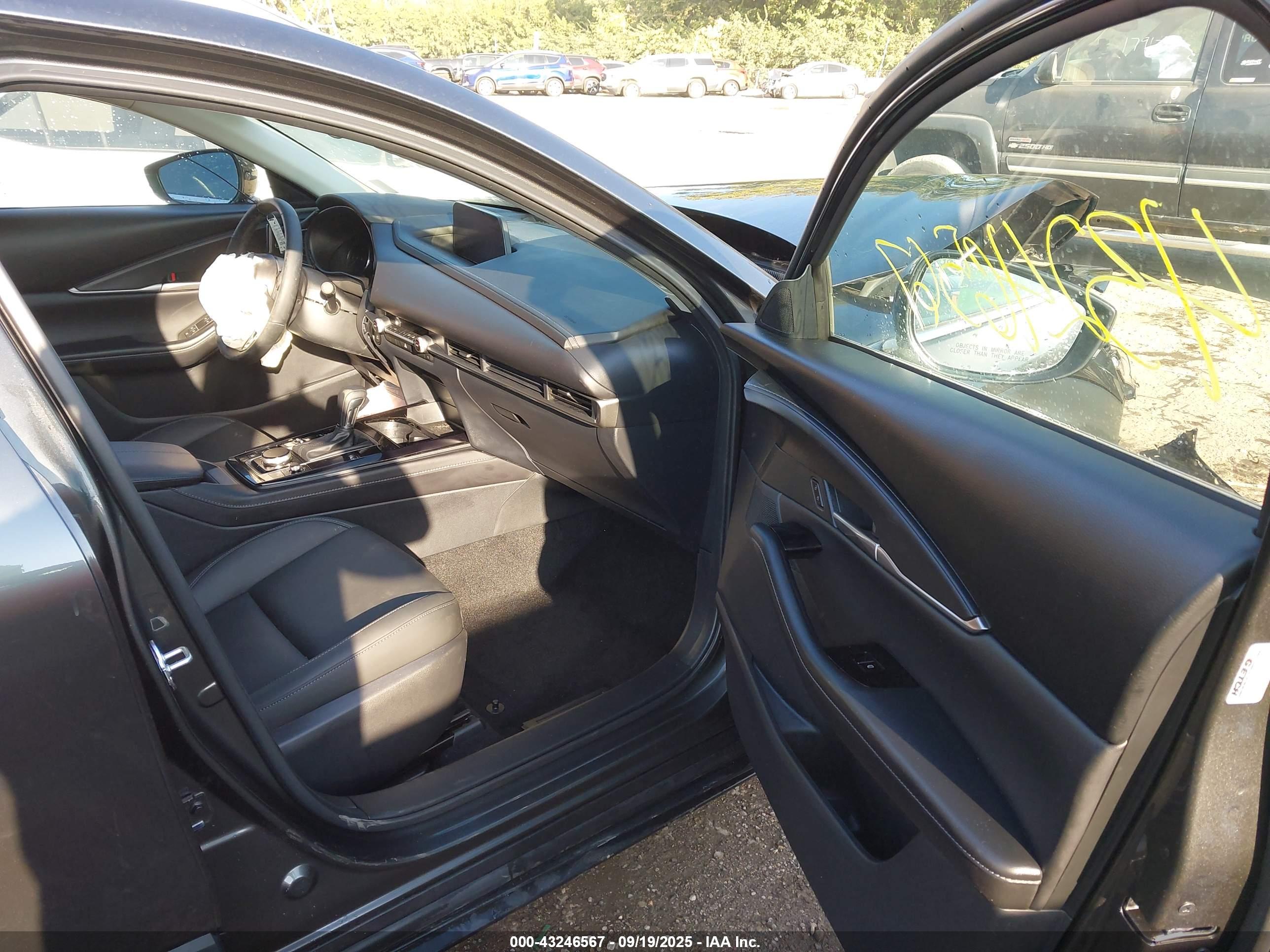 MAZDA CX-30 image 5