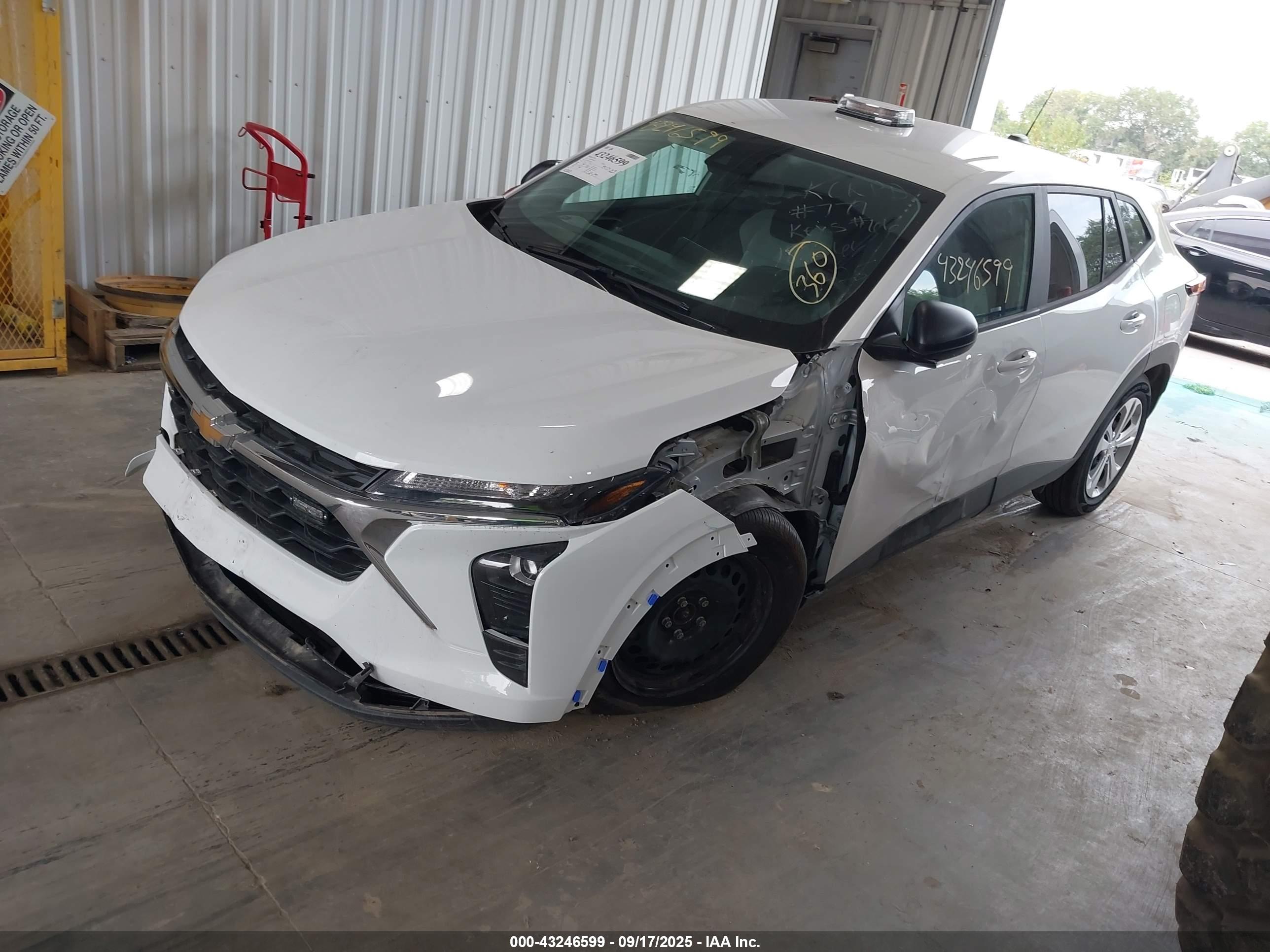 CHEVROLET TRAX image 2