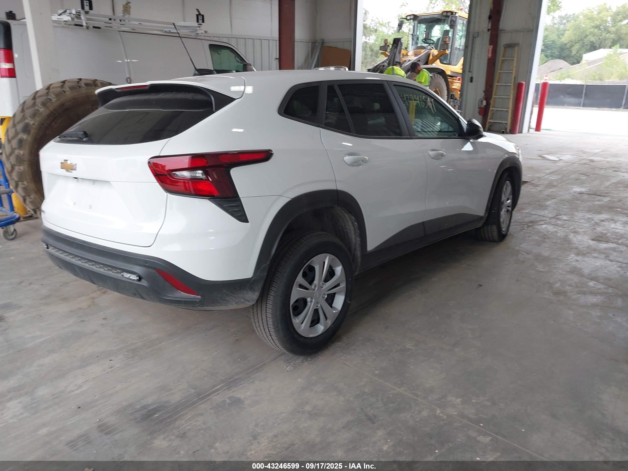 CHEVROLET TRAX image 4