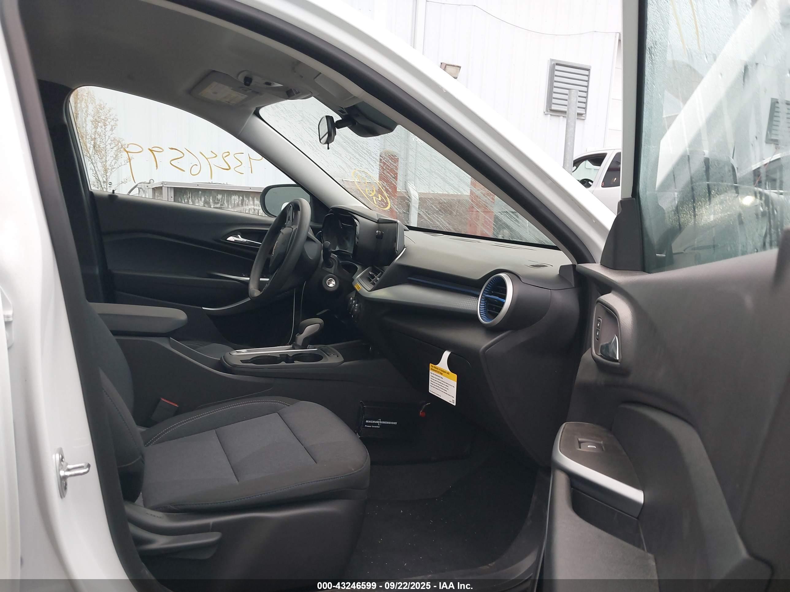 CHEVROLET TRAX image 5