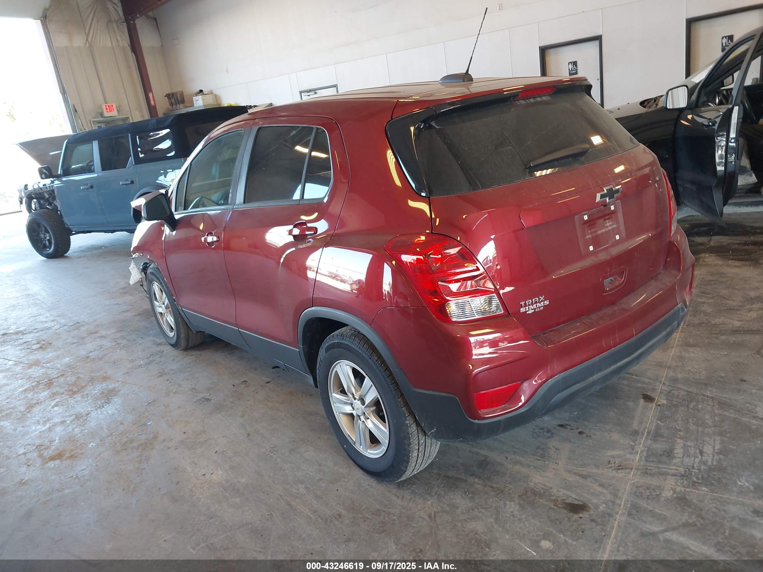 CHEVROLET TRAX image 3
