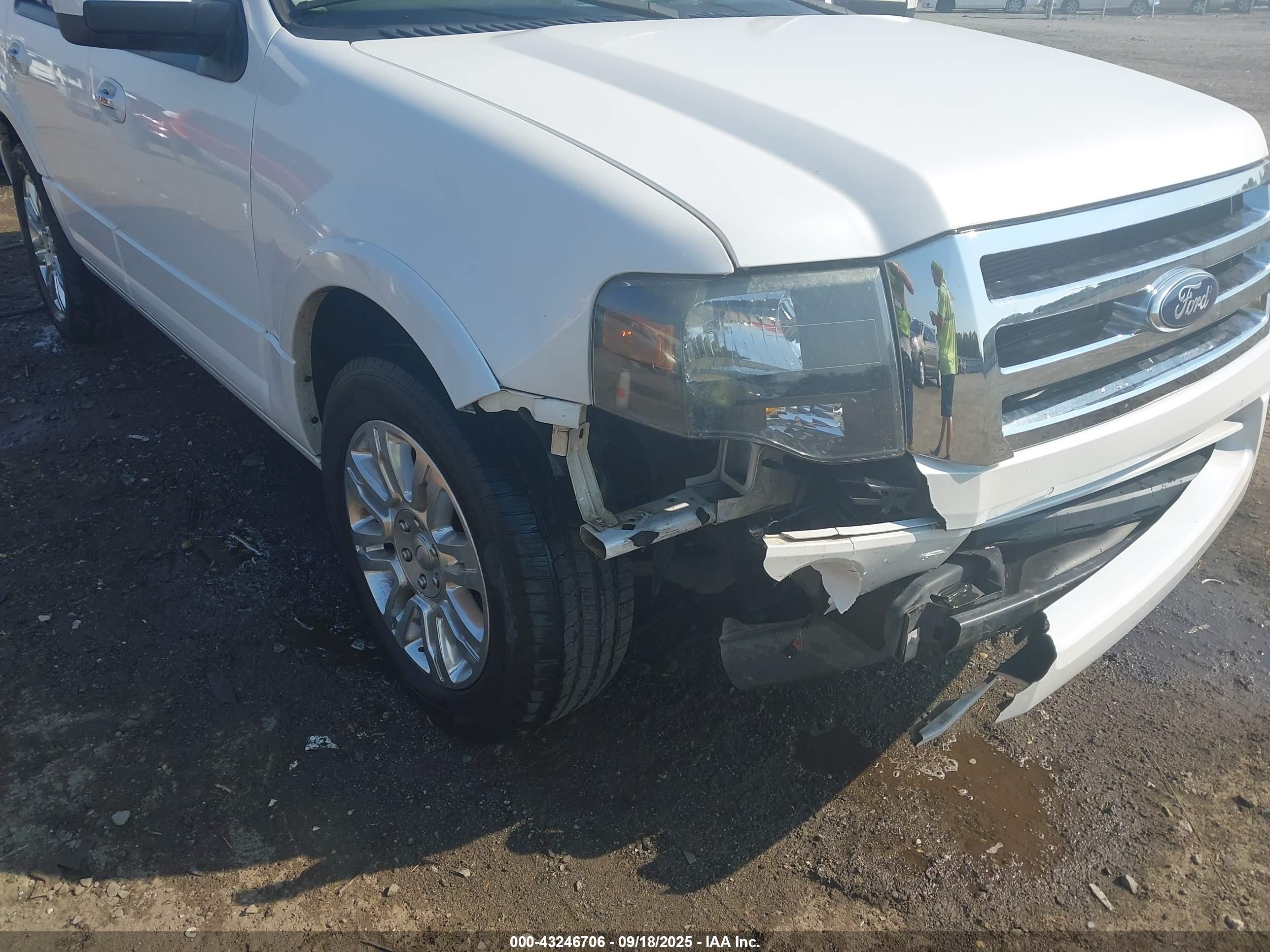 FORD EXPEDITION image 6