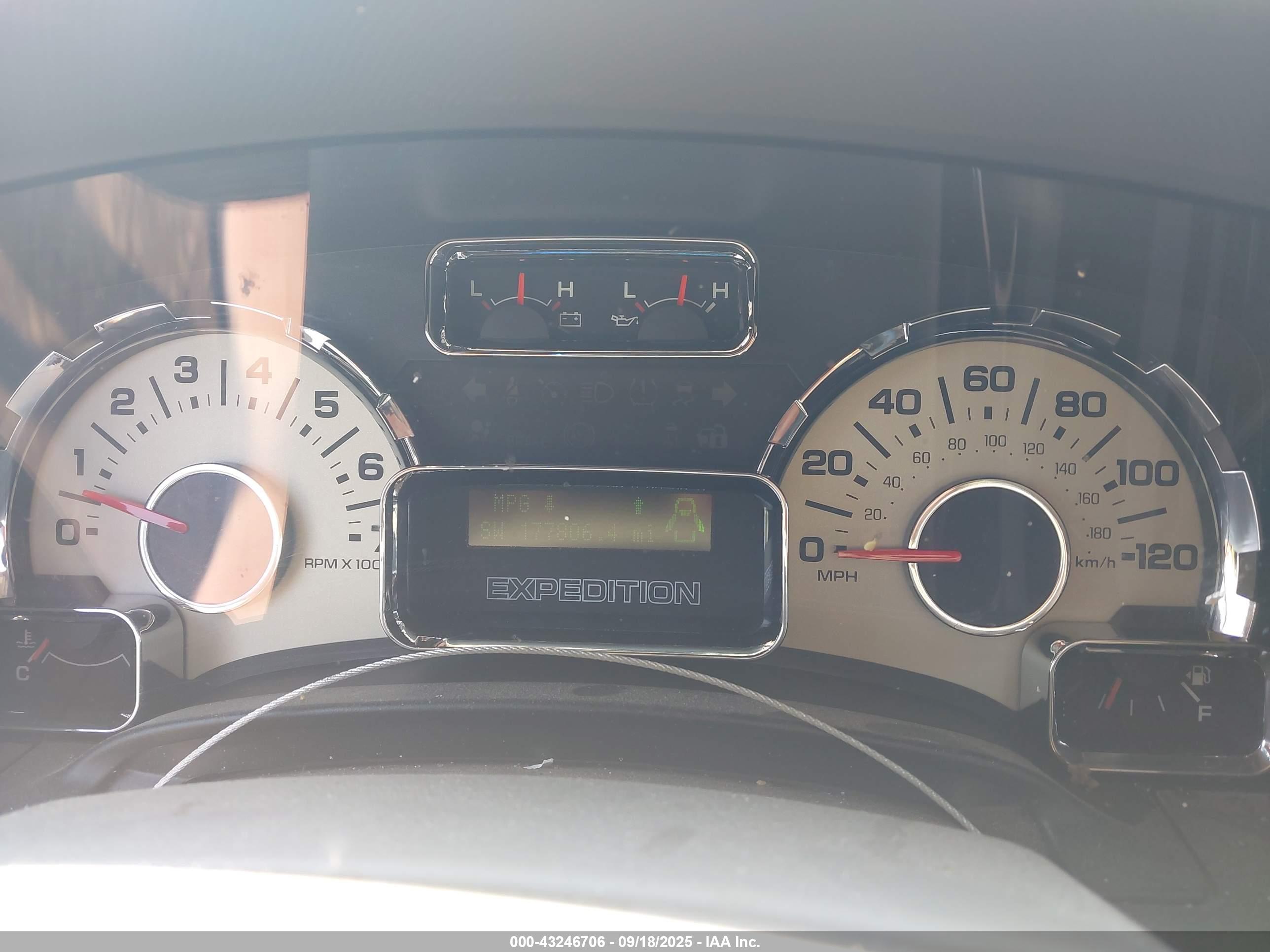 FORD EXPEDITION image 7