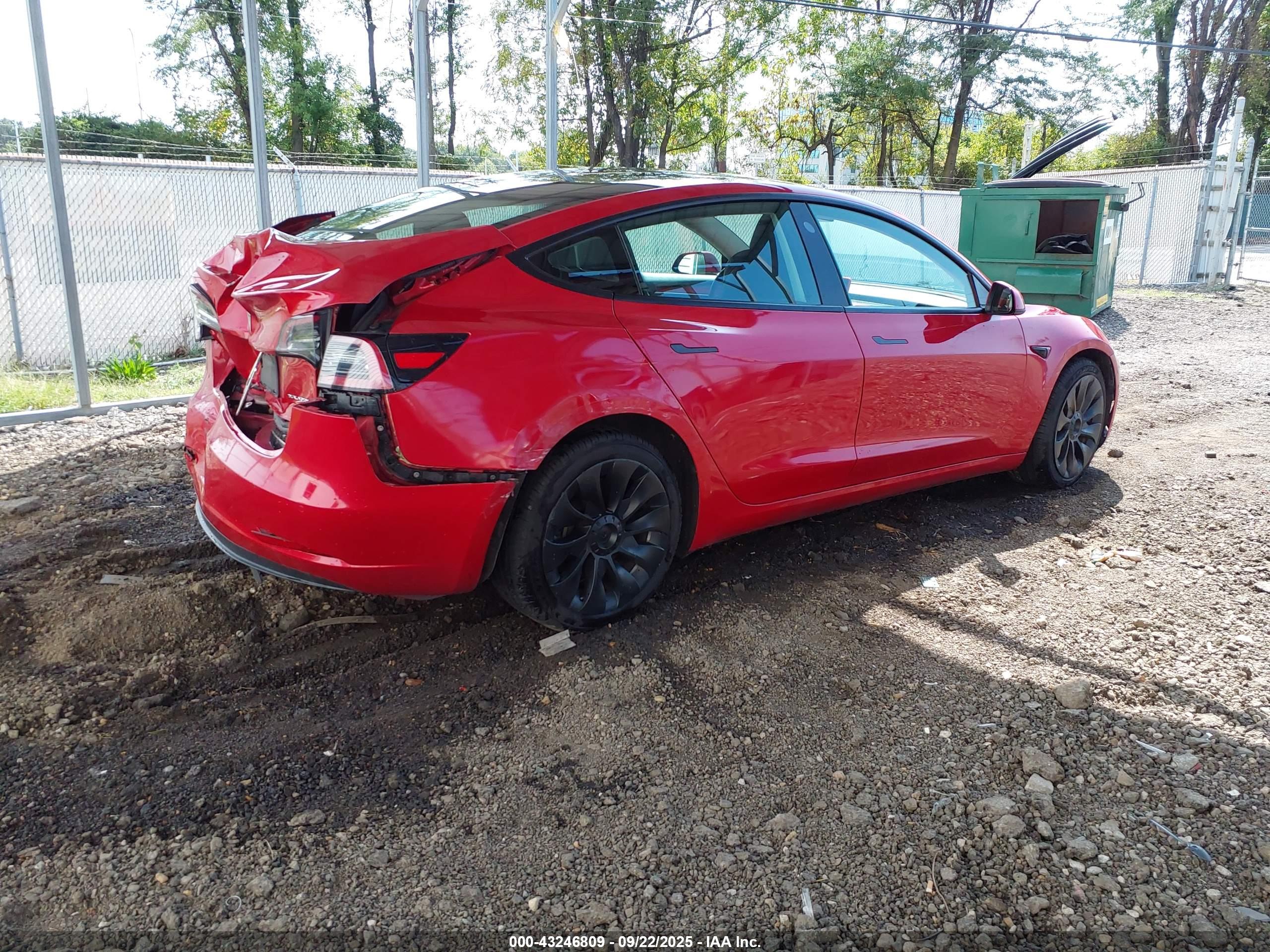 TESLA MODEL image 4