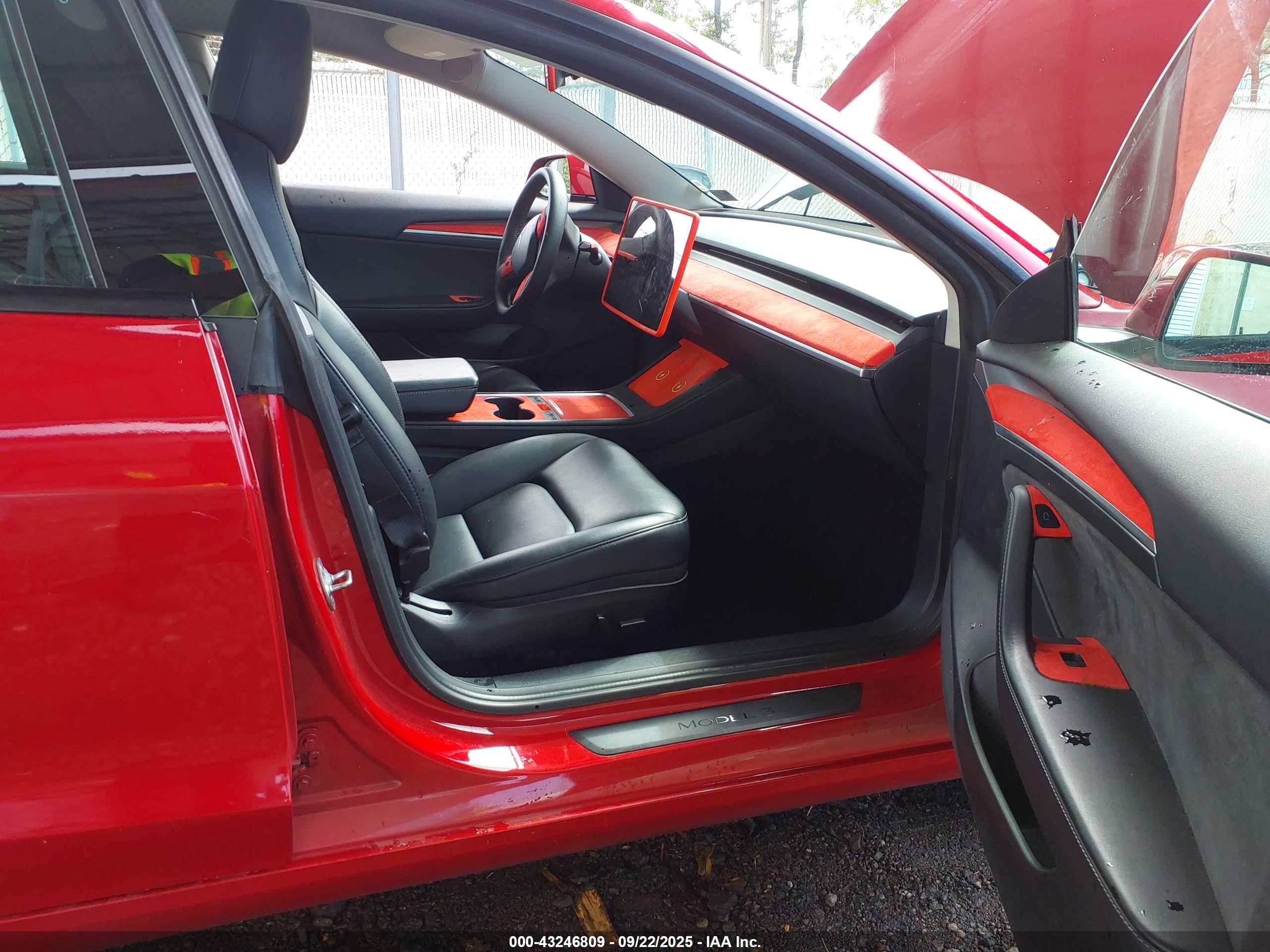 TESLA MODEL image 5