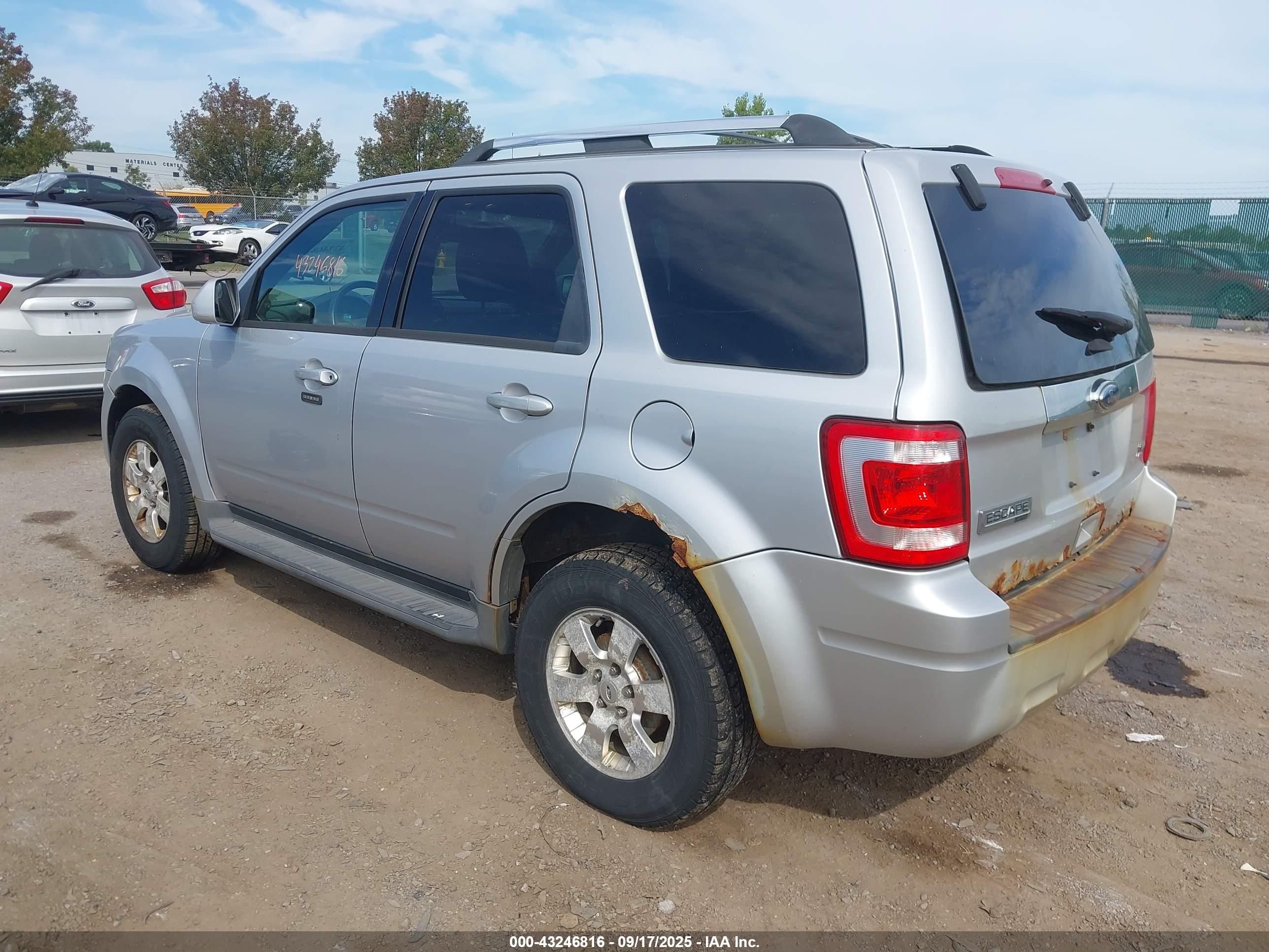 FORD ESCAPE image 3