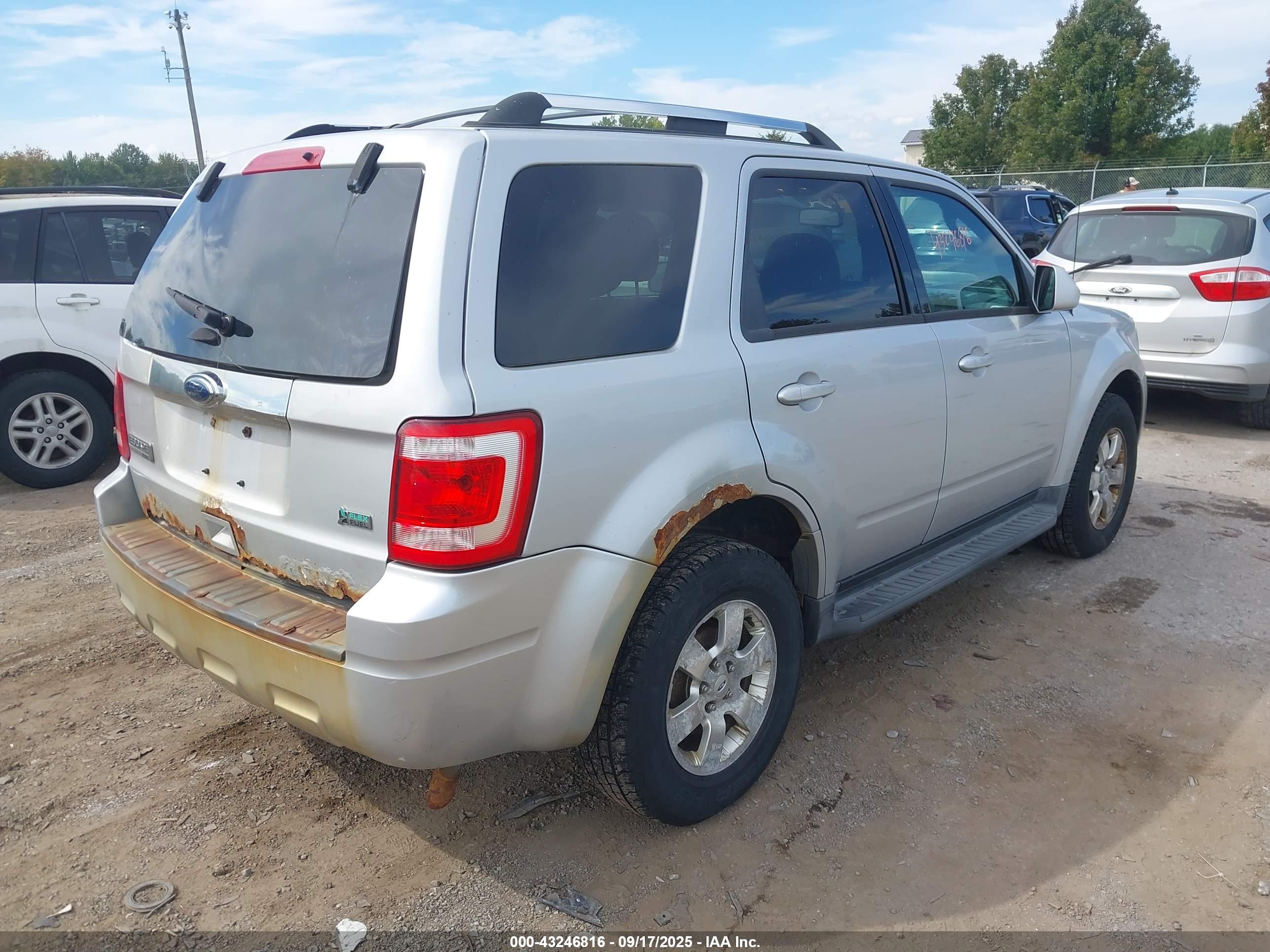 FORD ESCAPE image 4