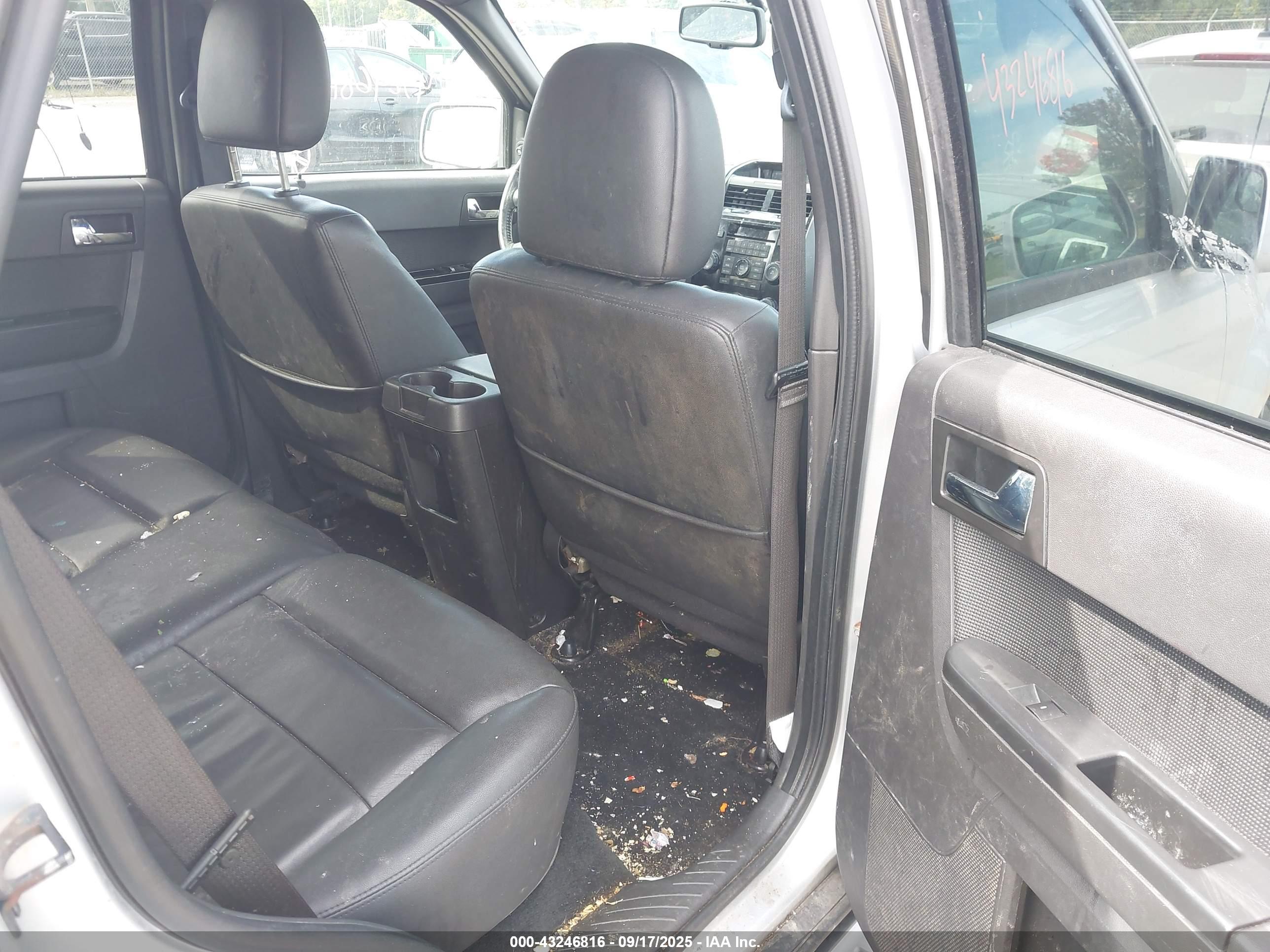 FORD ESCAPE image 8