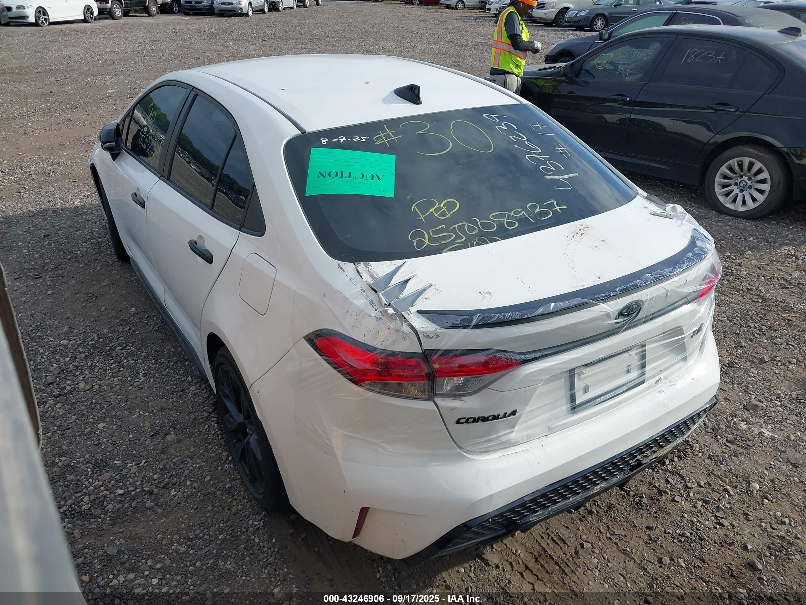 TOYOTA COROLLA image 3