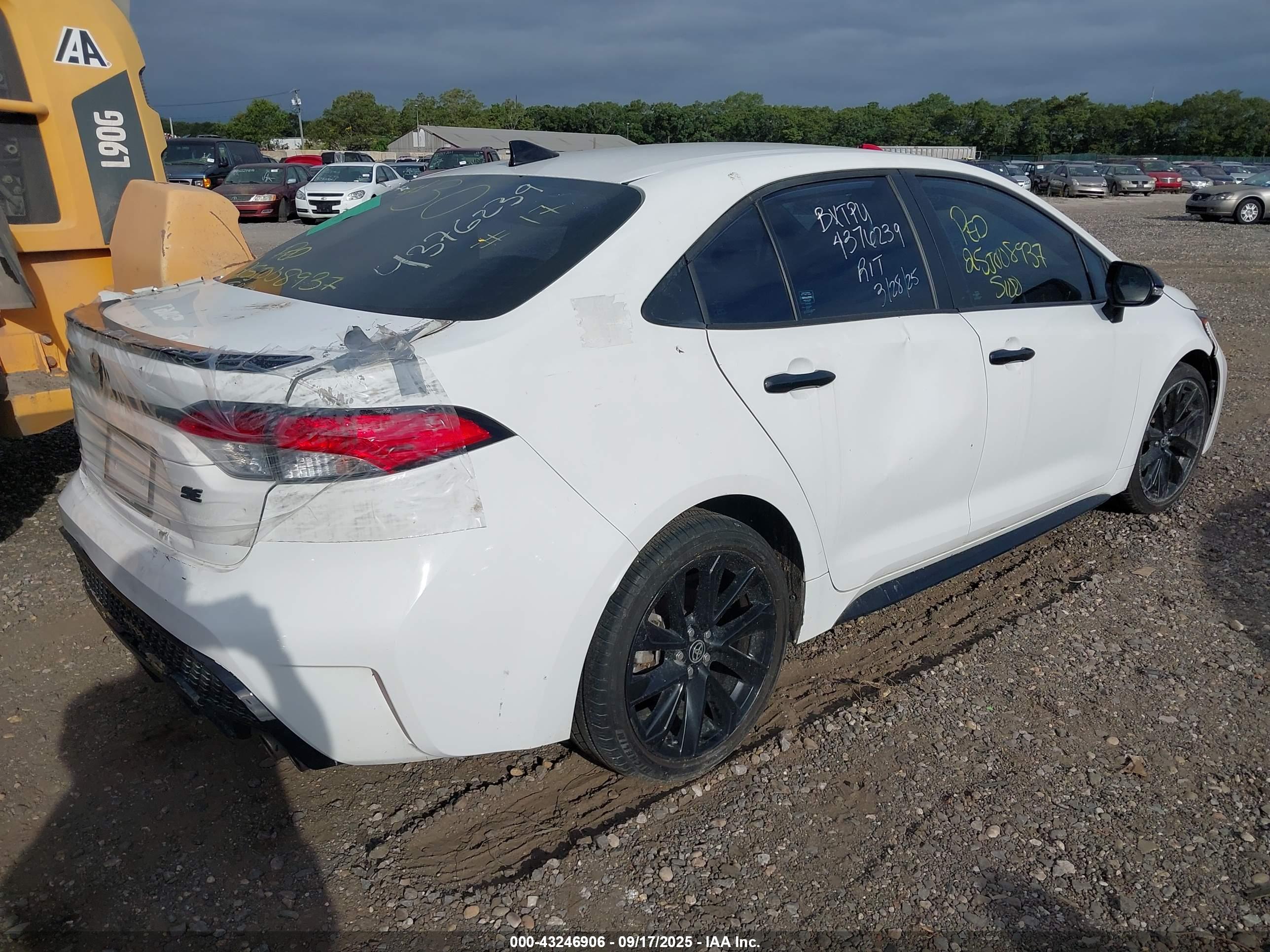 TOYOTA COROLLA image 4