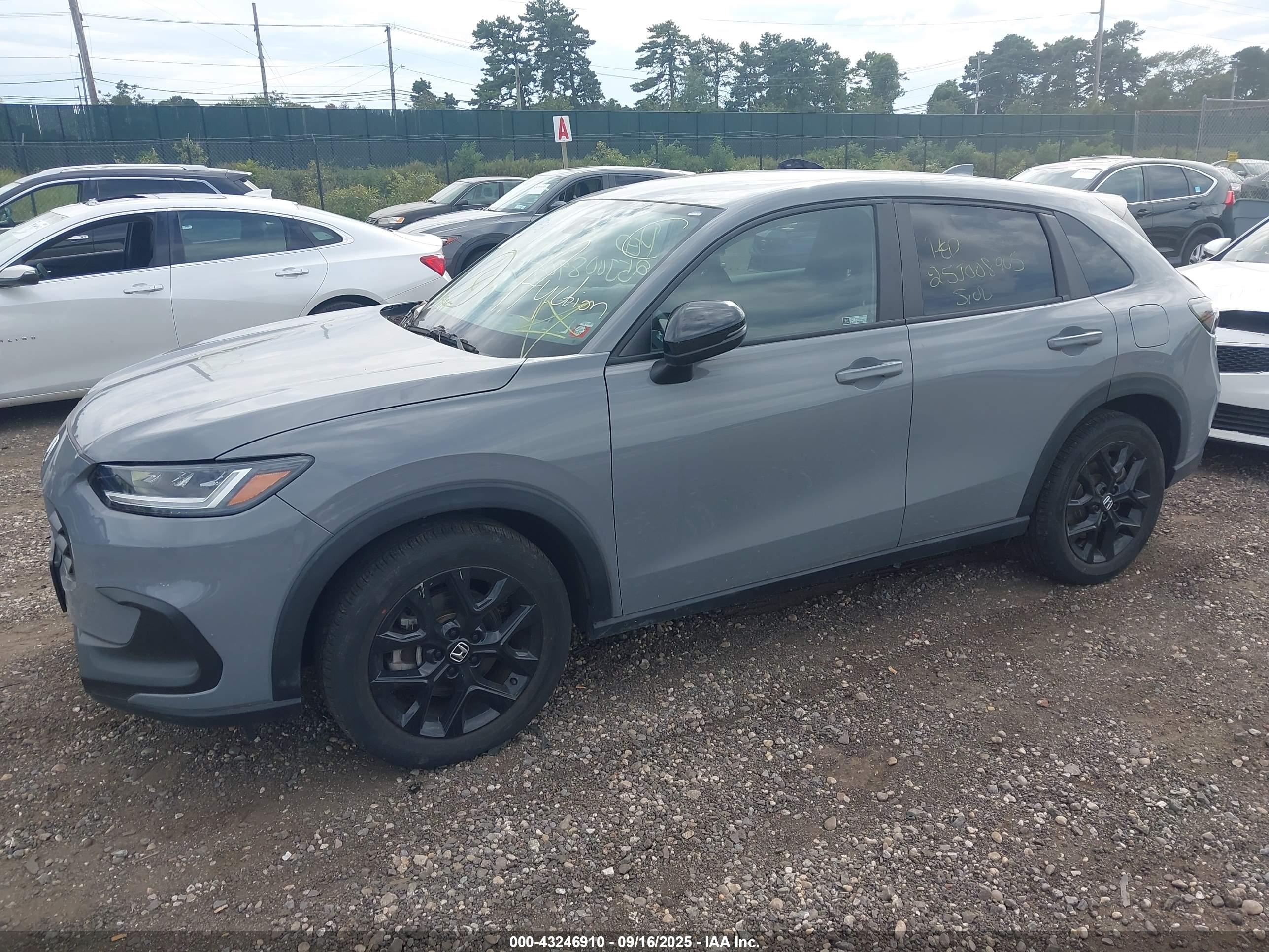HONDA HR-V image 2