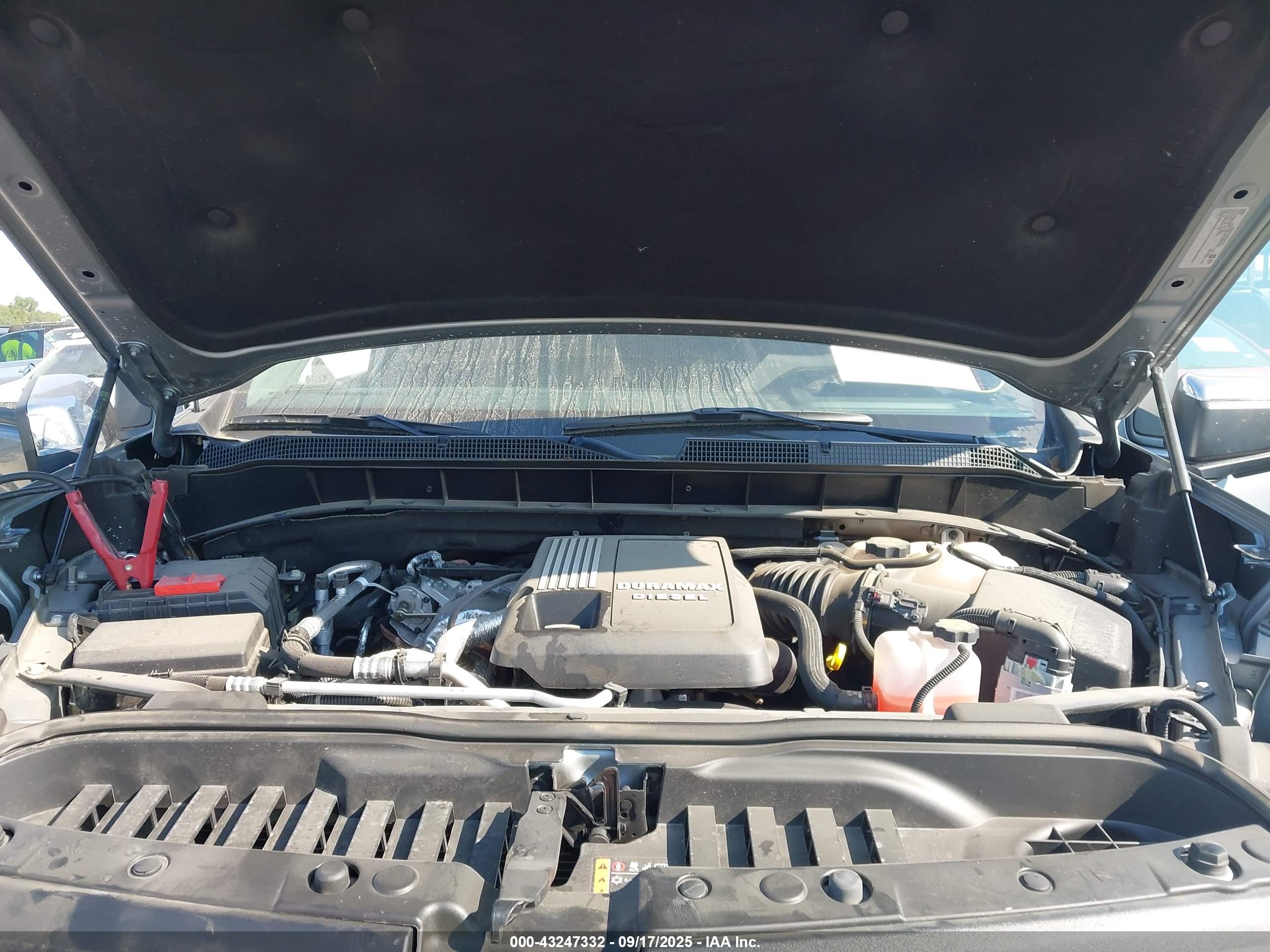 CHEVROLET SILVERADO image 10