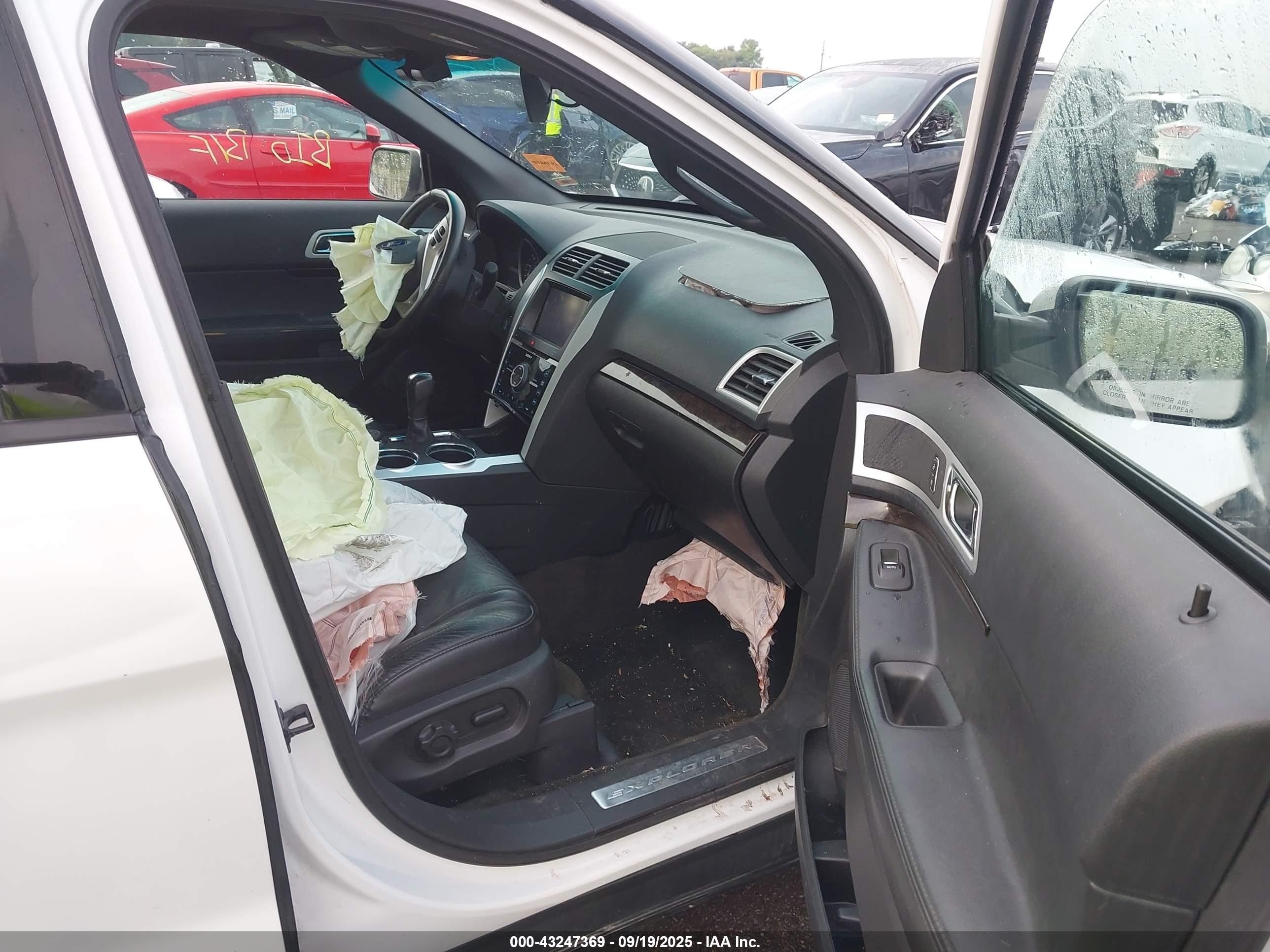 FORD EXPLORER image 5