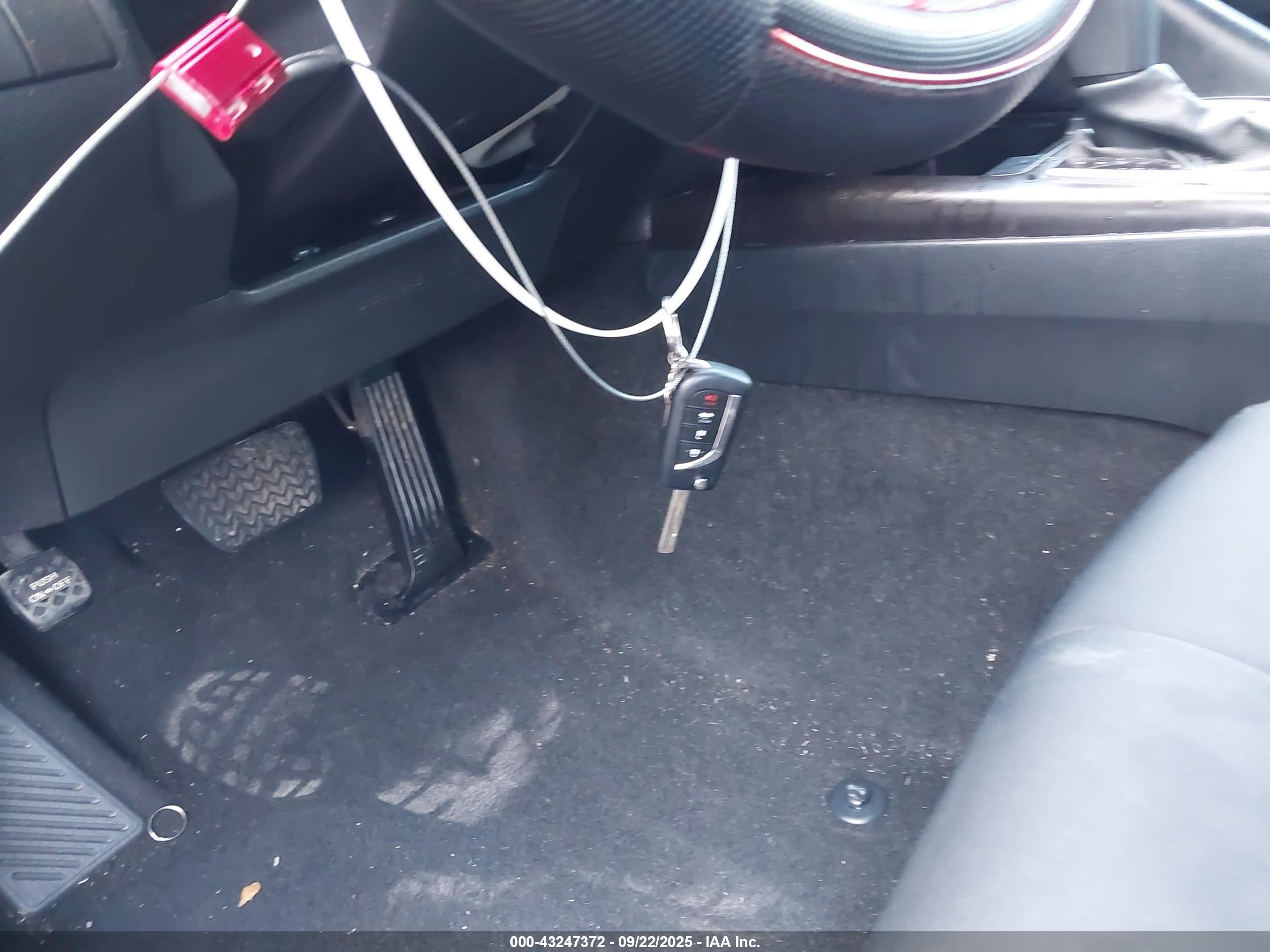 TOYOTA CAMRY image 11