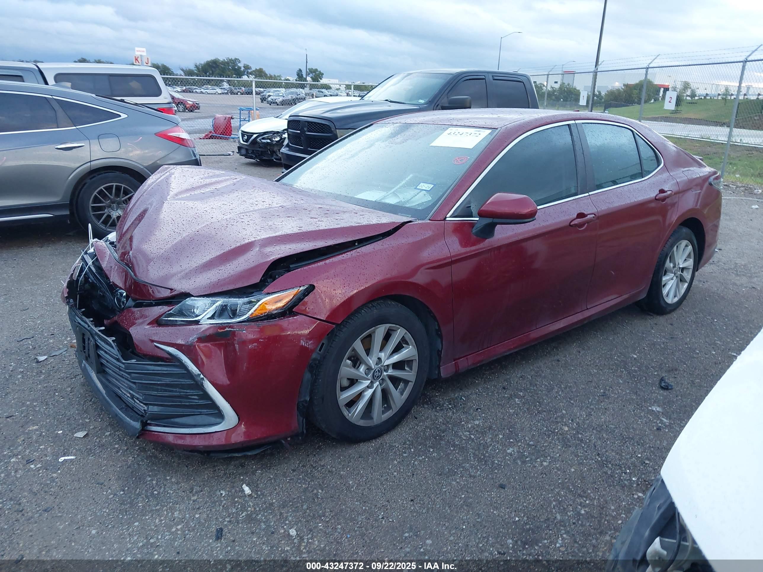 TOYOTA CAMRY image 2