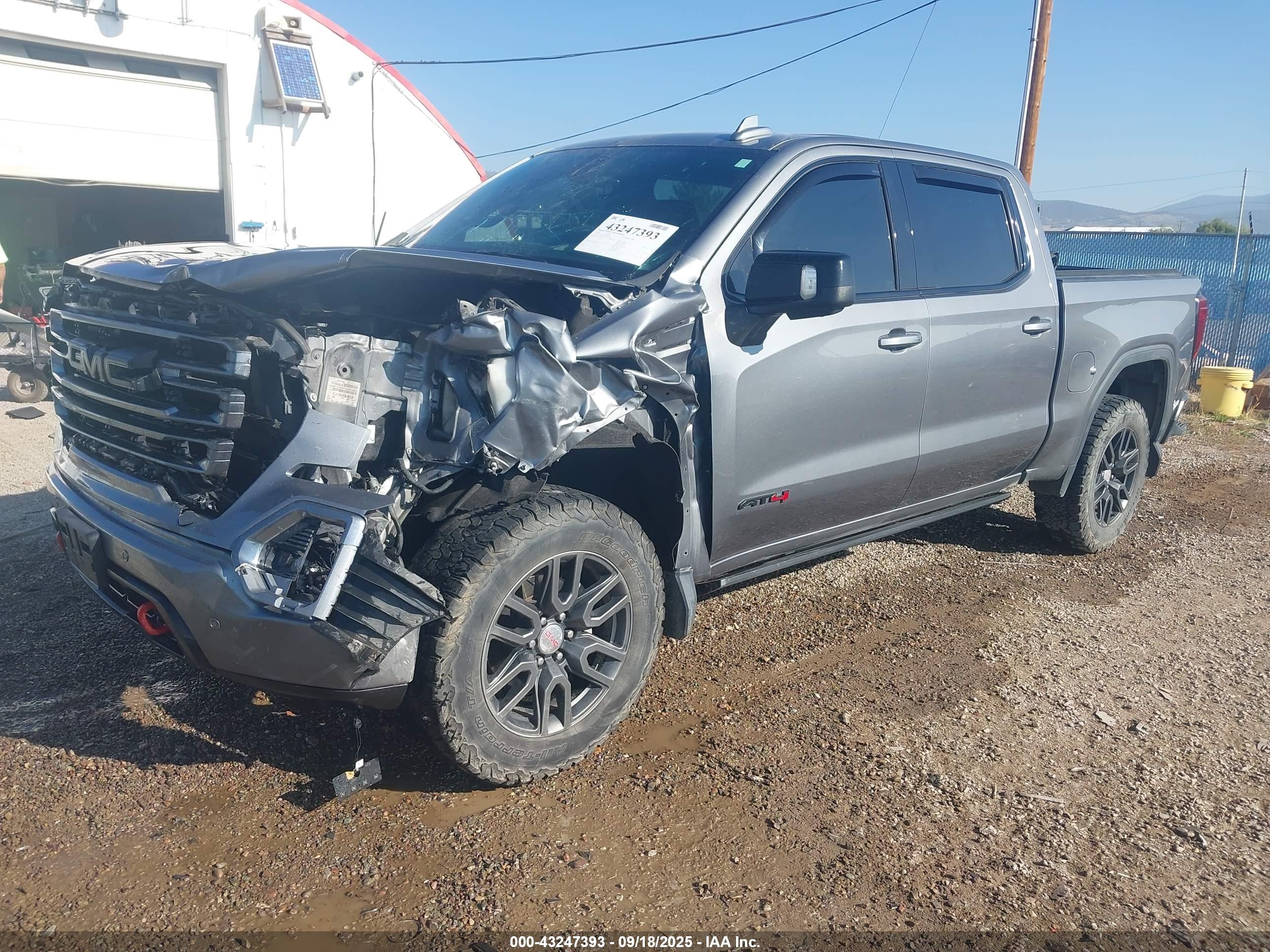 GMC SIERRA image 2