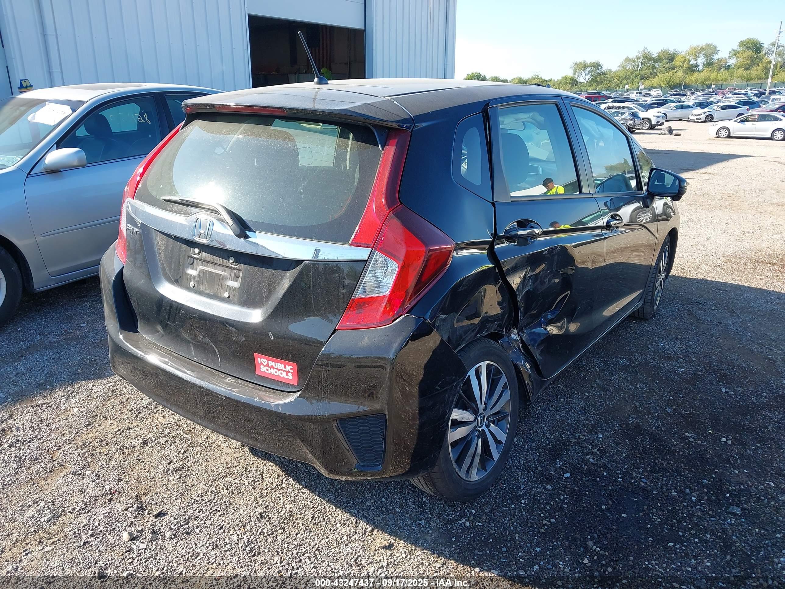 HONDA FIT image 4