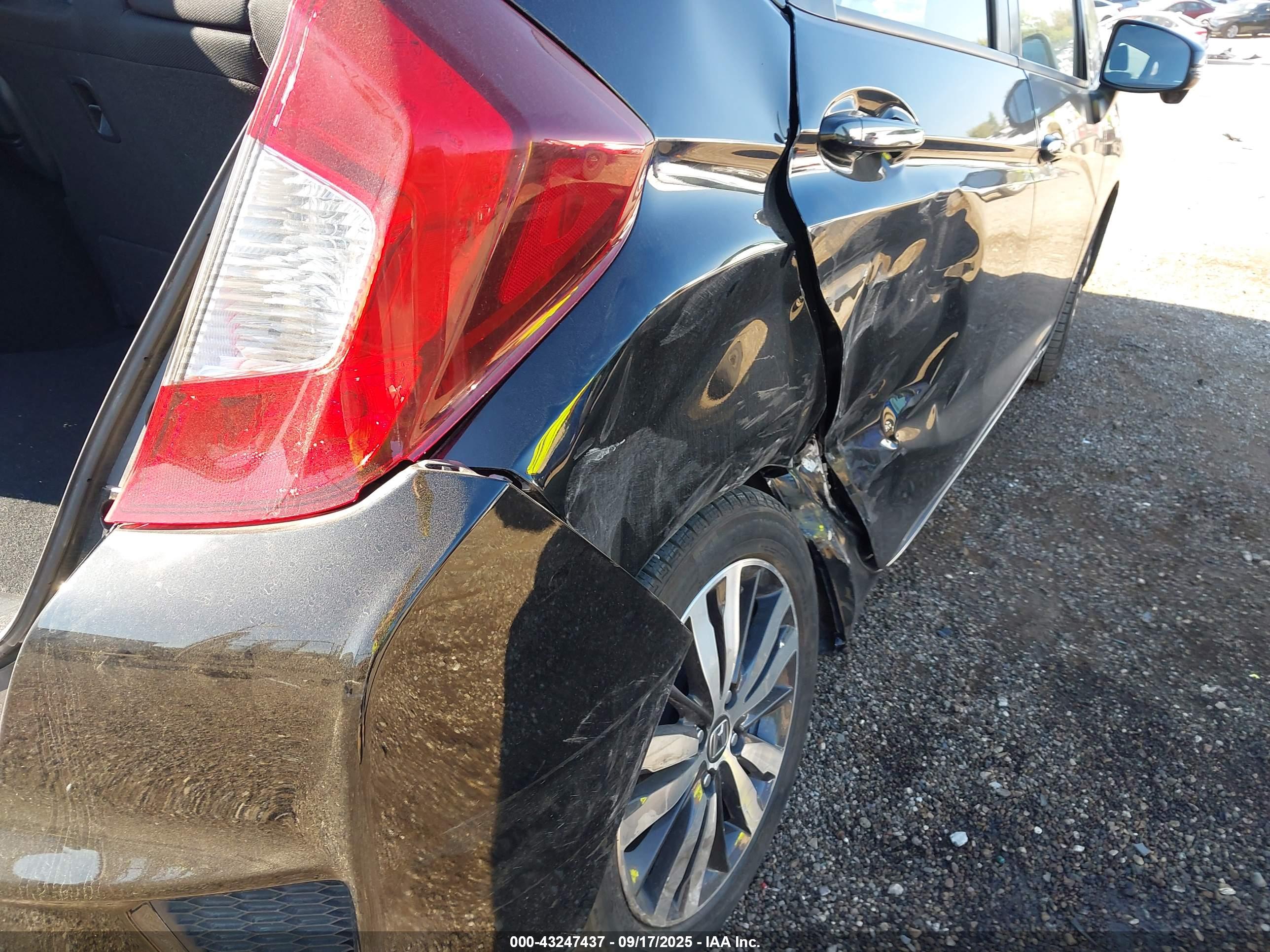 HONDA FIT image 6
