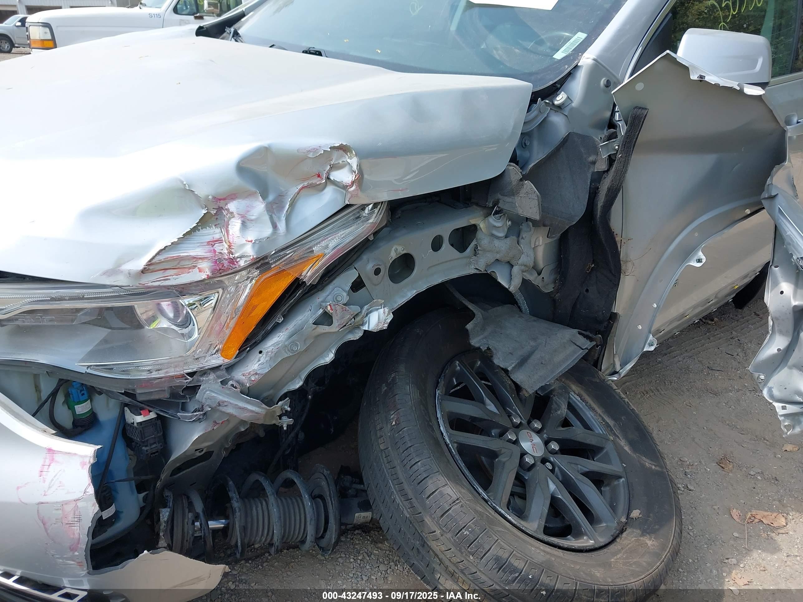 GMC ACADIA image 6