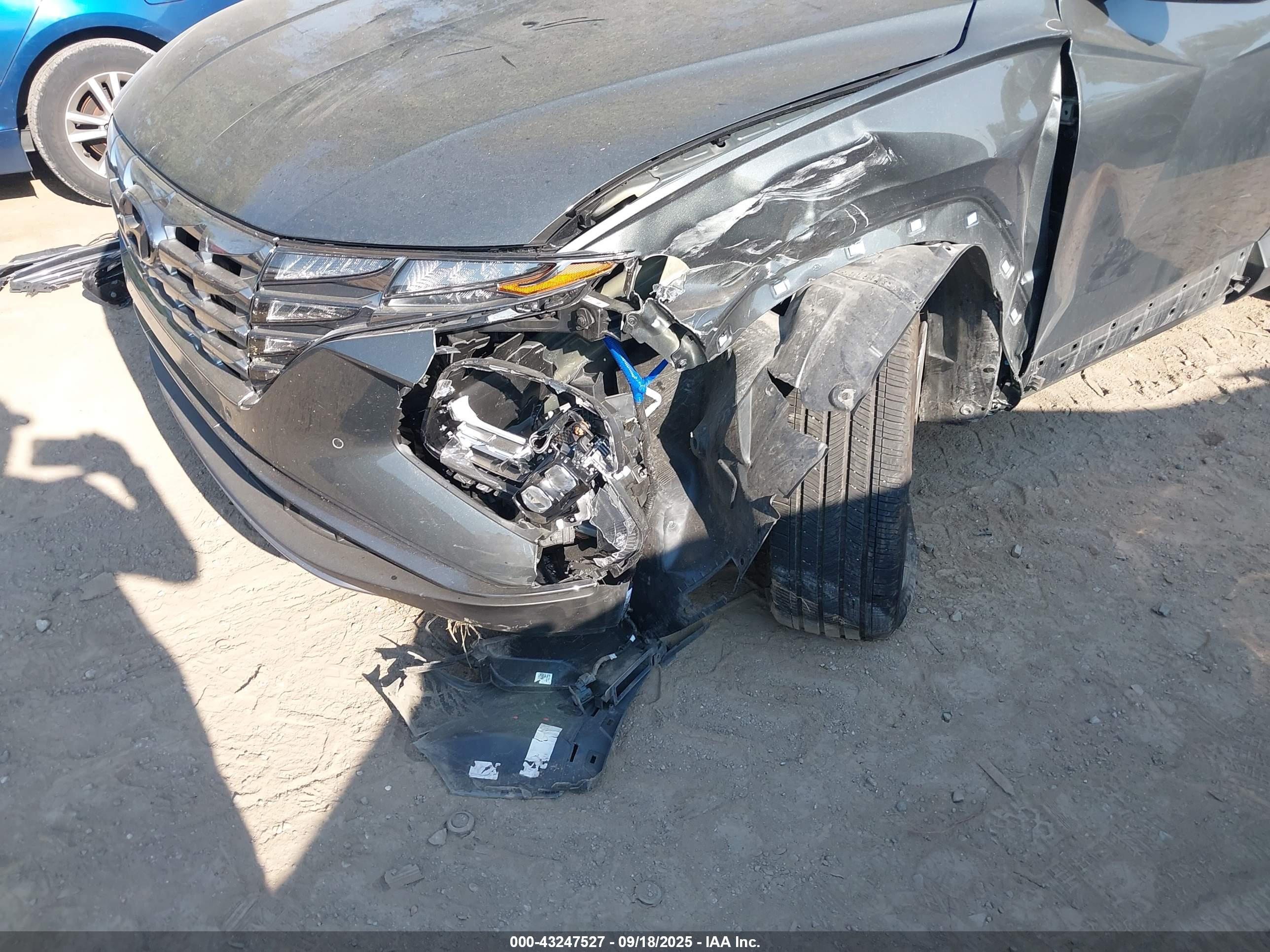HYUNDAI TUCSON image 6