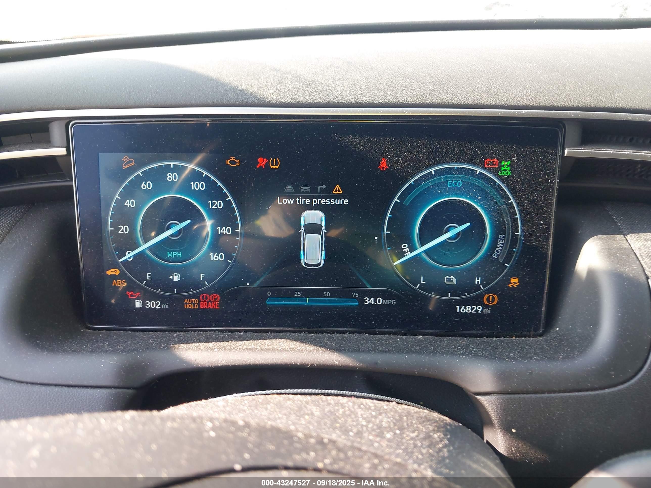 HYUNDAI TUCSON image 7