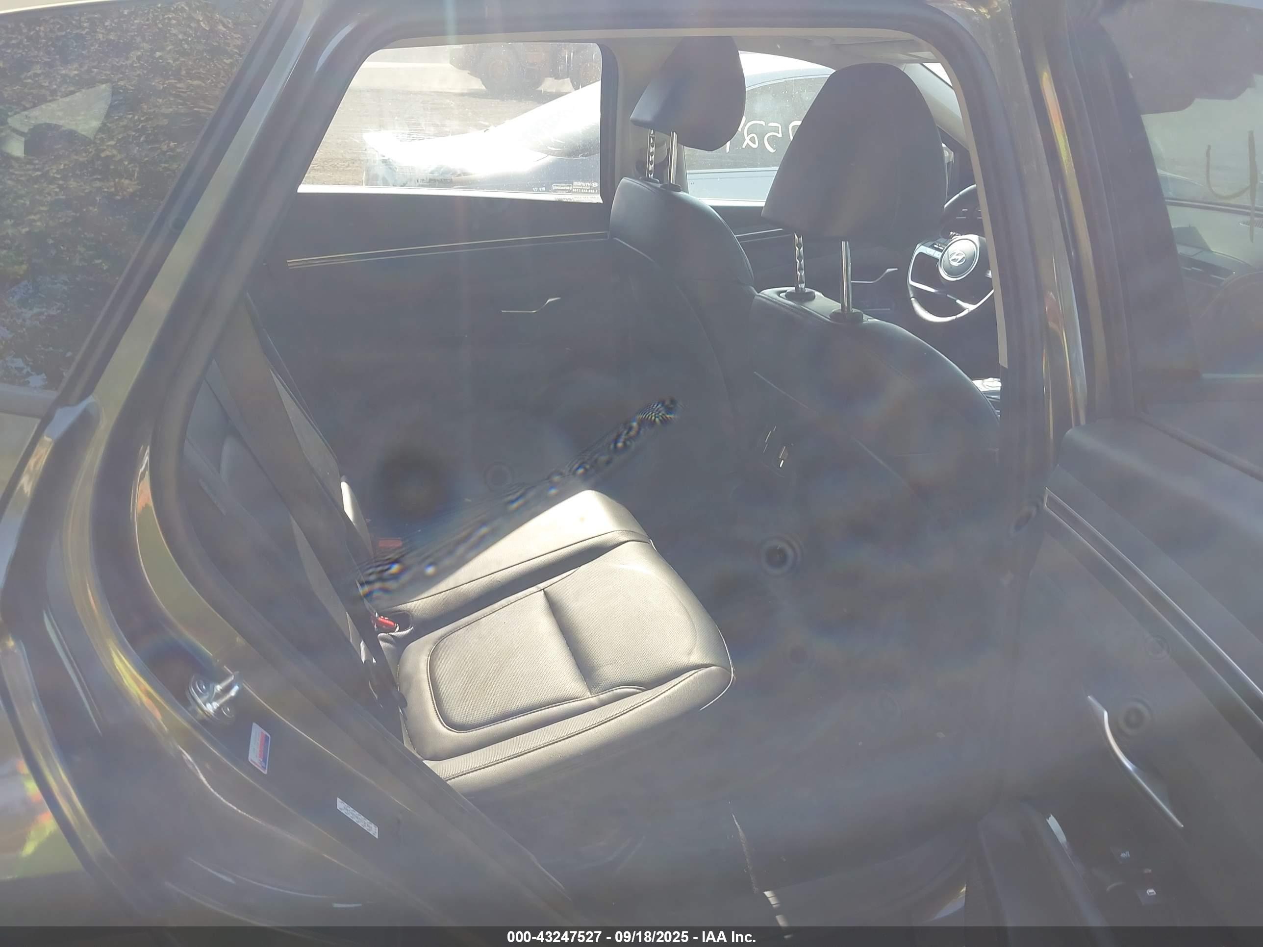 HYUNDAI TUCSON image 8