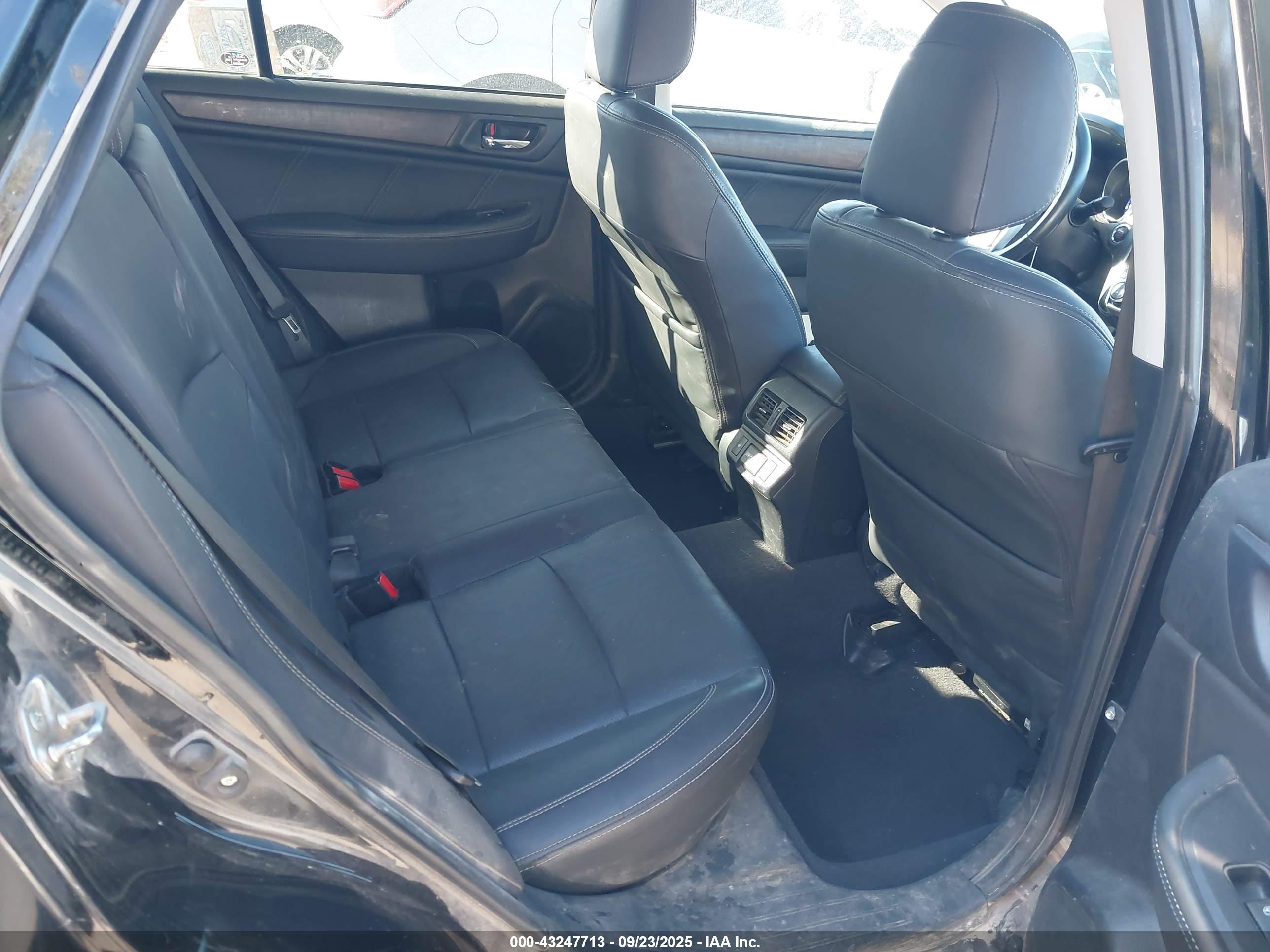 SUBARU OUTBACK image 8